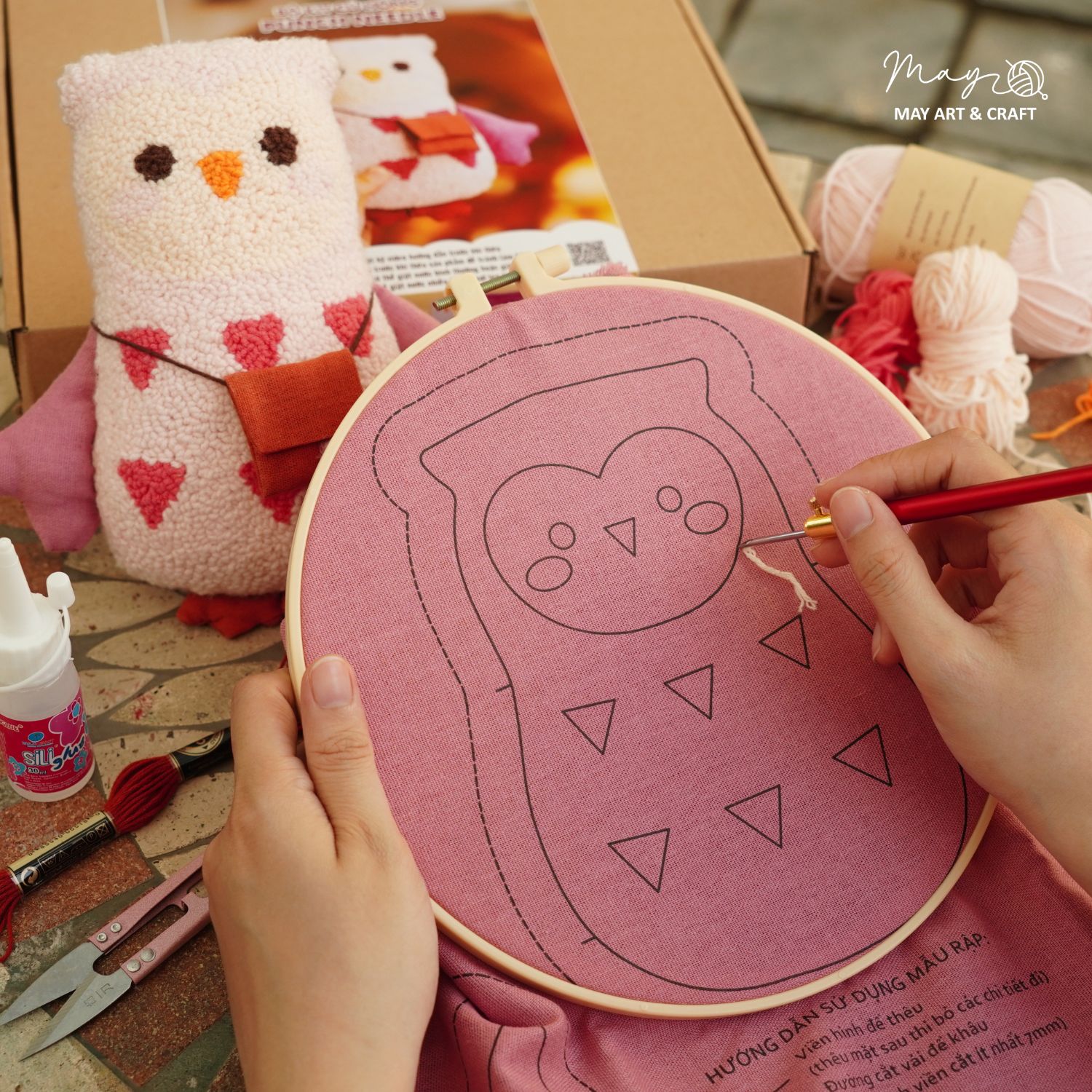 Bộ nguyên liệu làm thú bông Cú hồng từ thêu len nổi Punch Needle