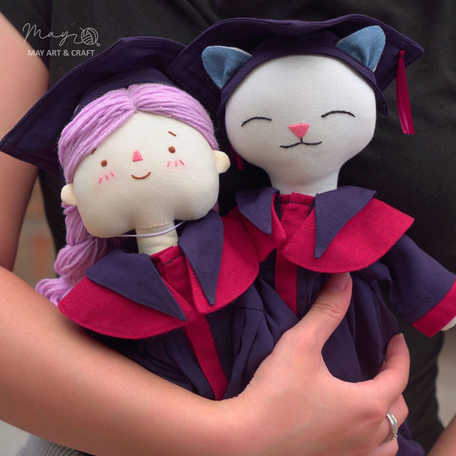 Bộ đồ tốt nghiệp kèm mũ cho búp bê vải