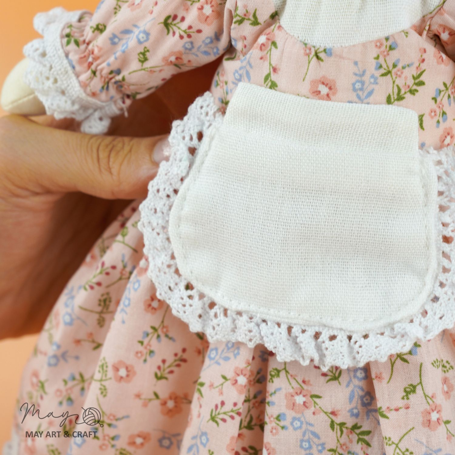 Thỏ tiểu thư hồng