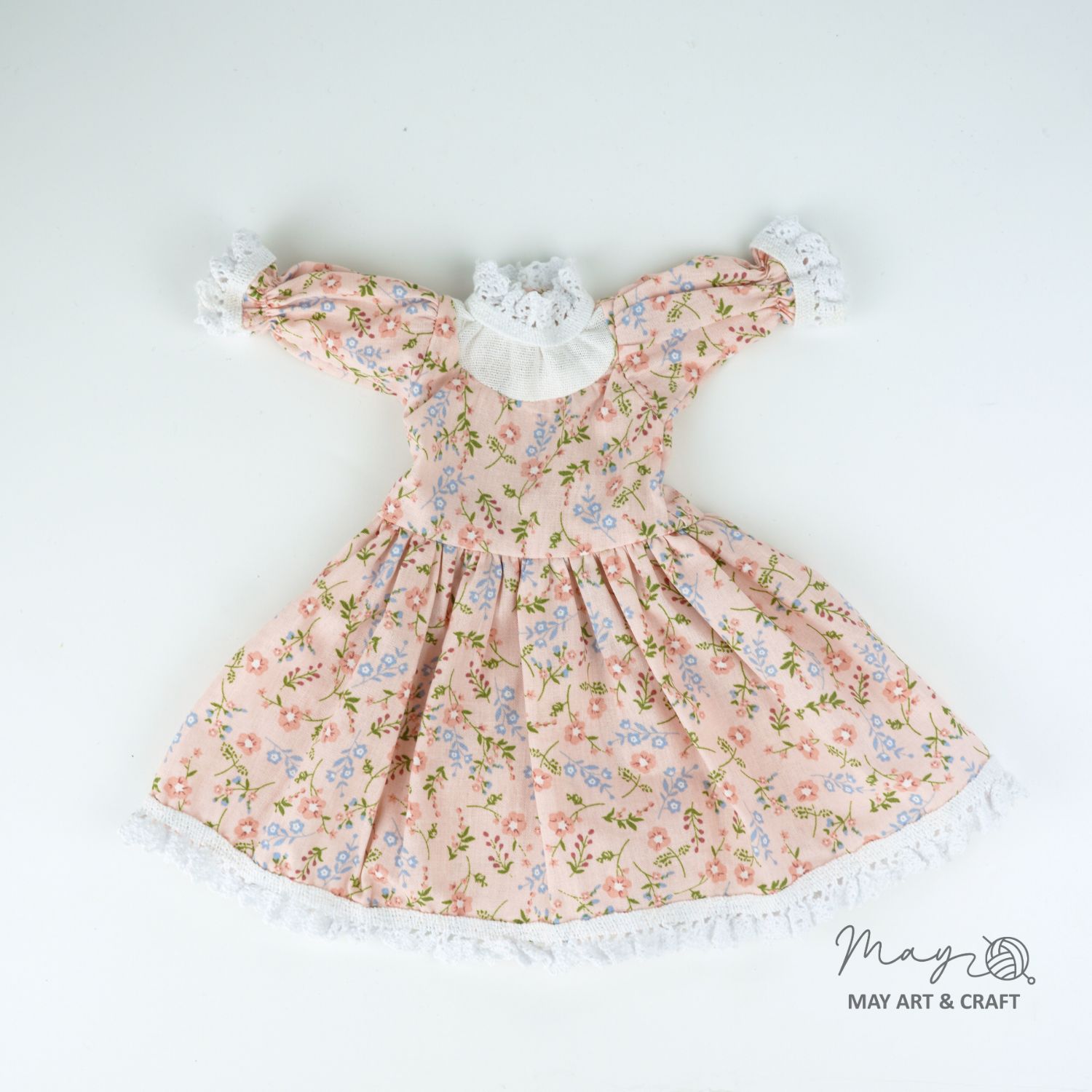 Thỏ tiểu thư hồng