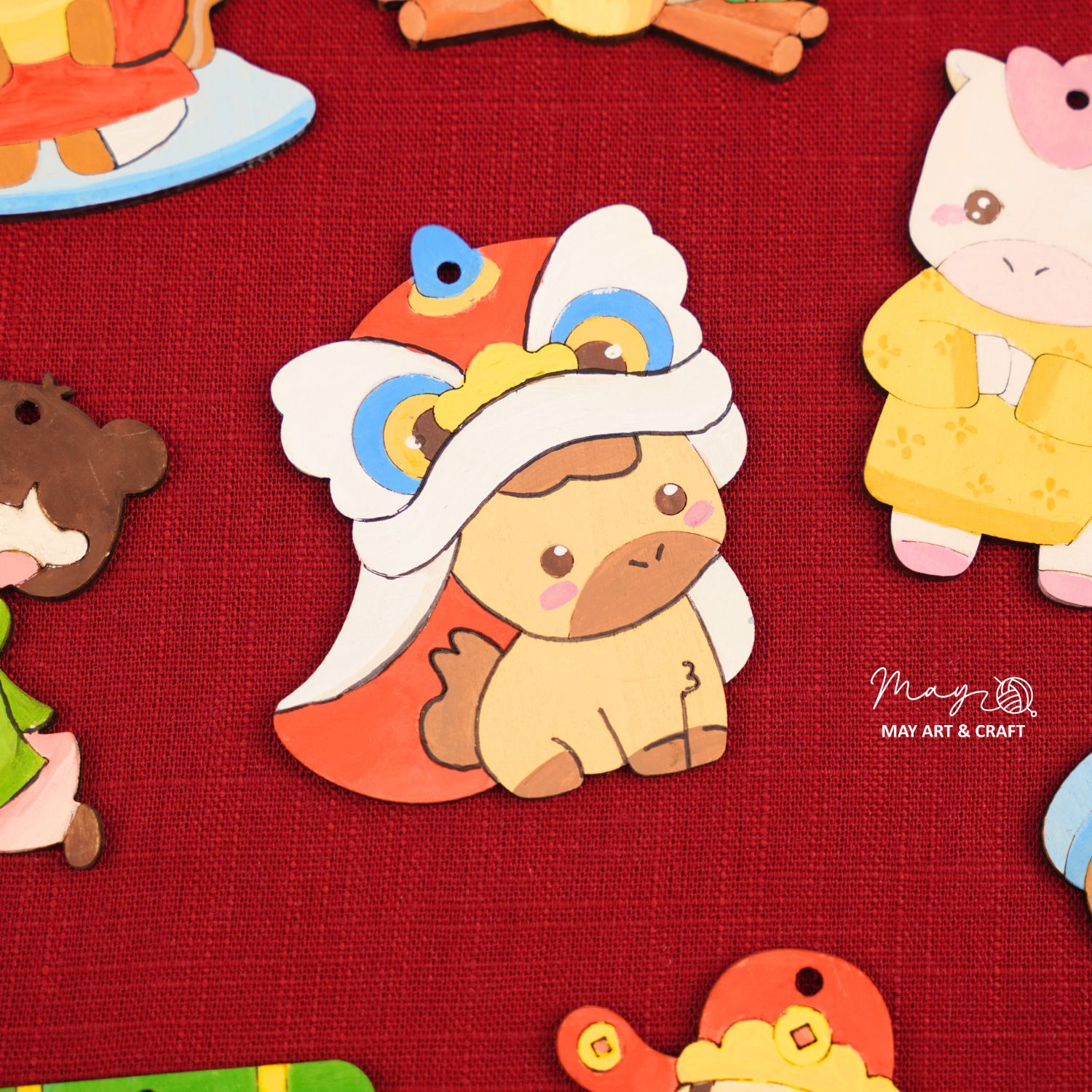 Set tô màu gỗ TẾT 2026 (20 hình gỗ, tặng kèm dây 12 màu acrylic & 2 cọ vẽ)