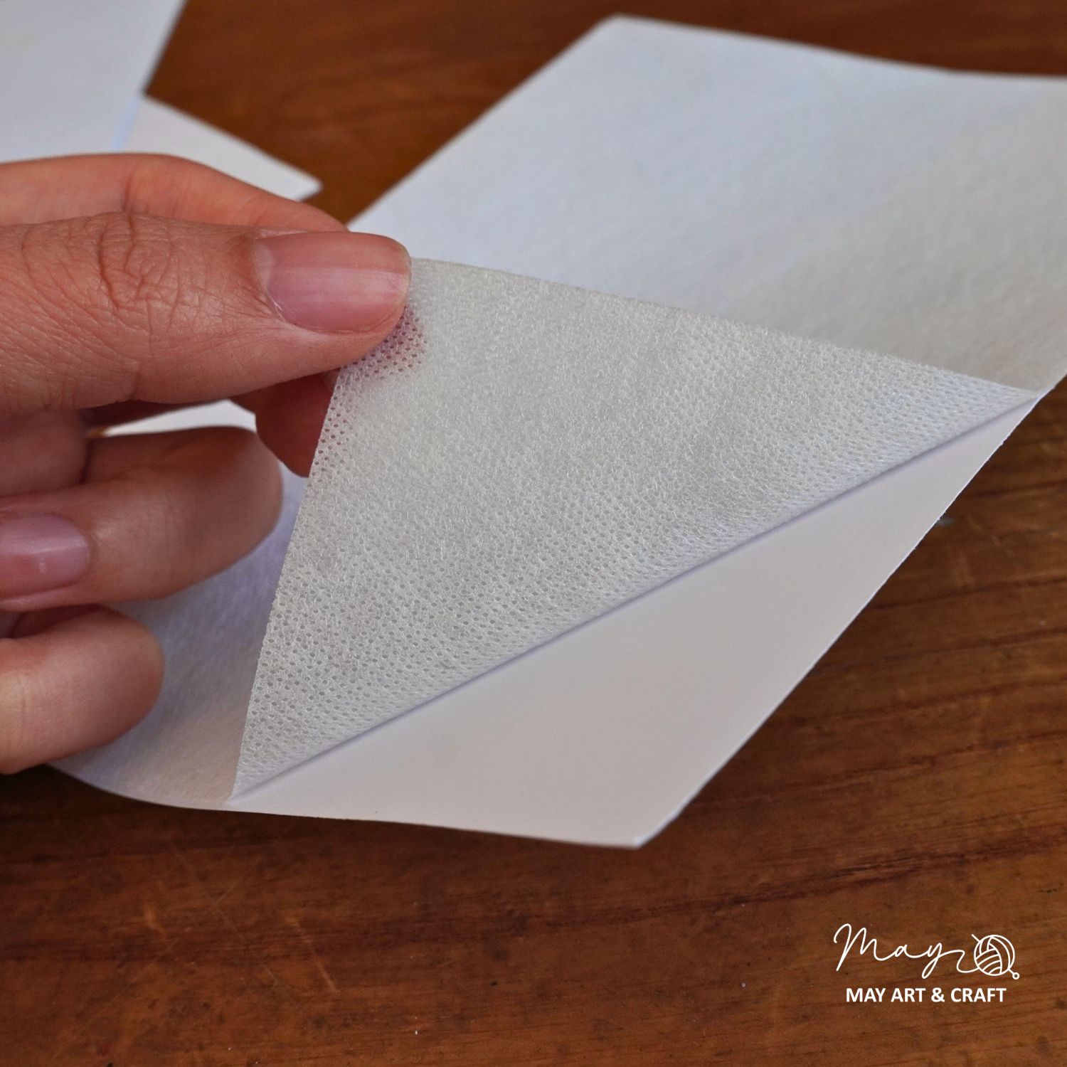 Mếch tan dính in sẵn mẫu thêu tiện lợi