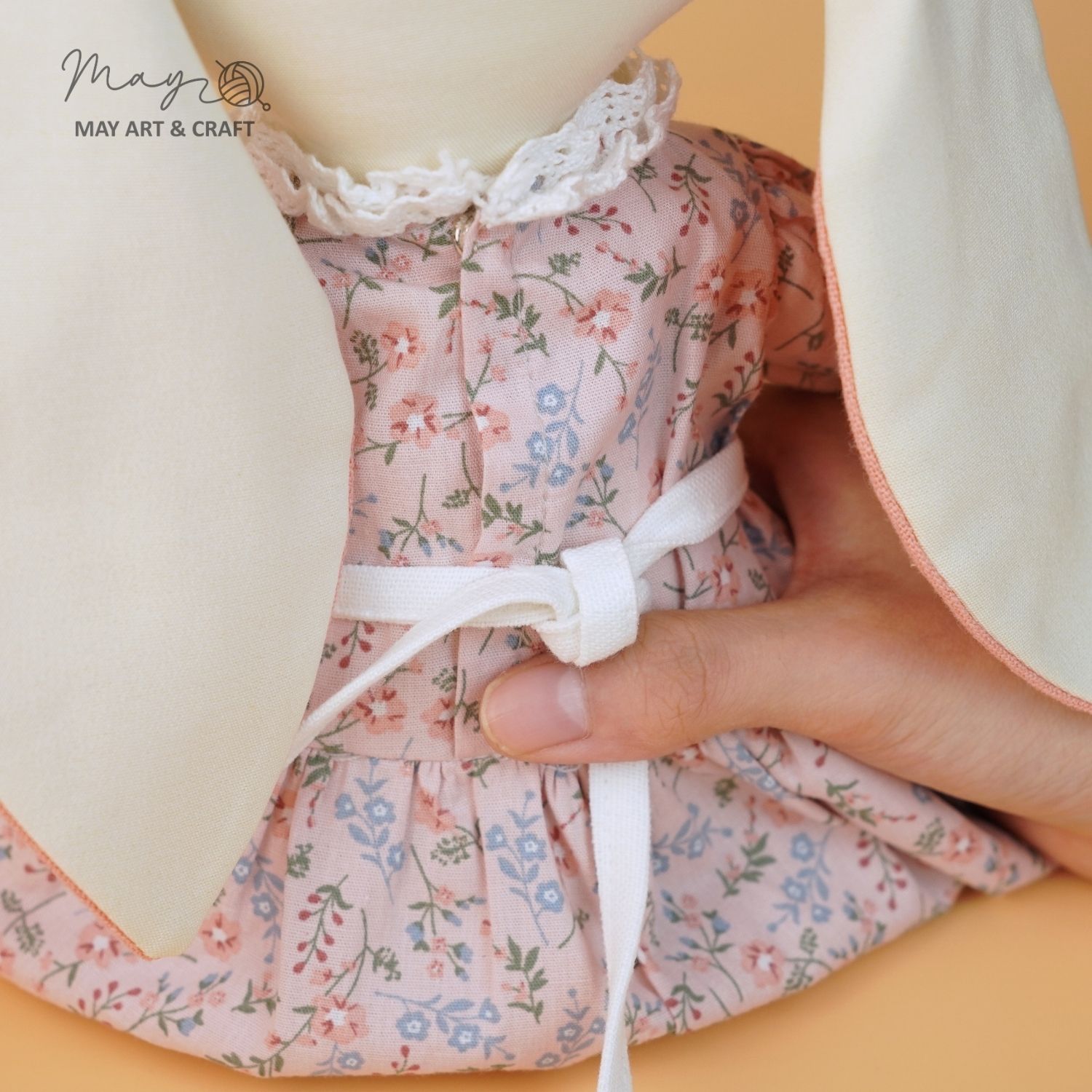 Thỏ tiểu thư hồng