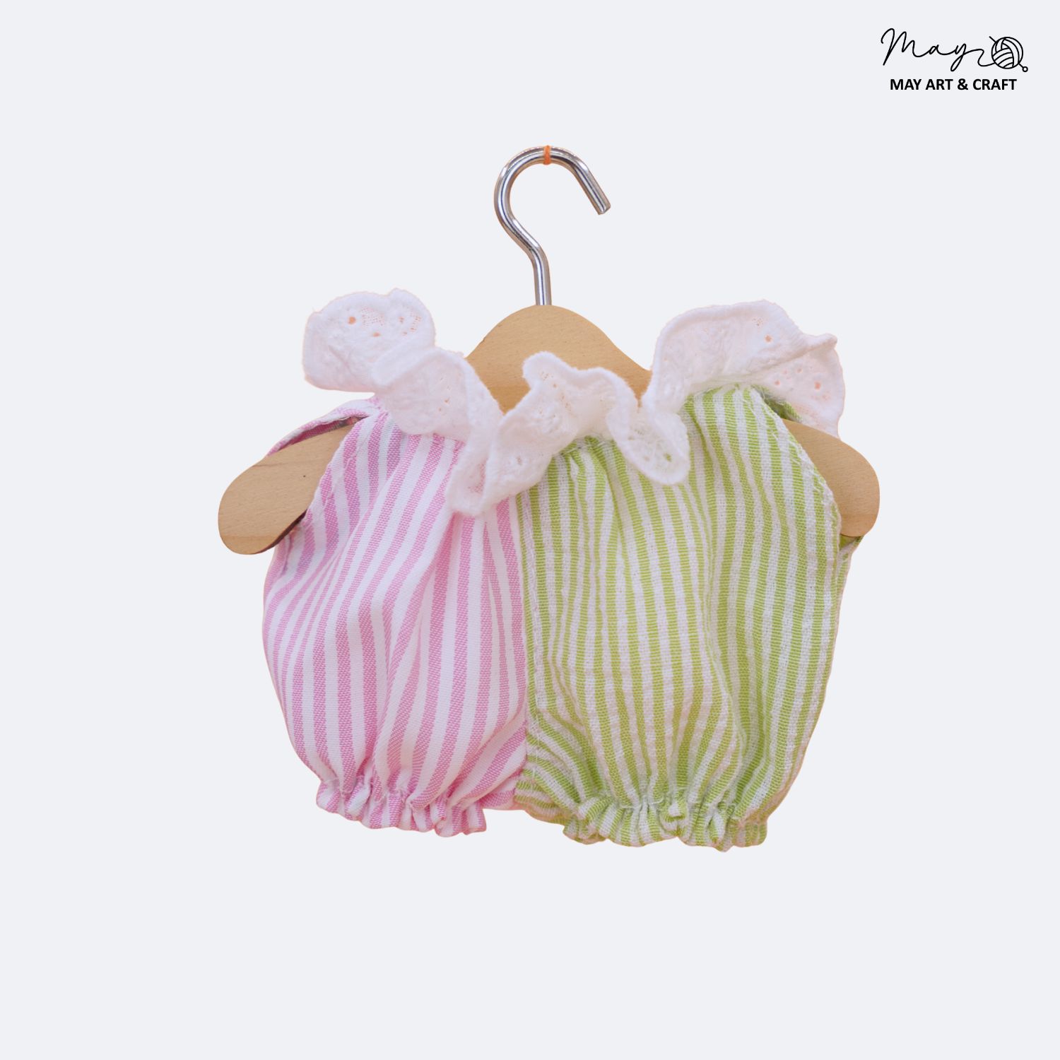 Yếm bí ngô cao cổ hoạ tiết sọc hồng phối sọc xanh lá cho thú bông mini