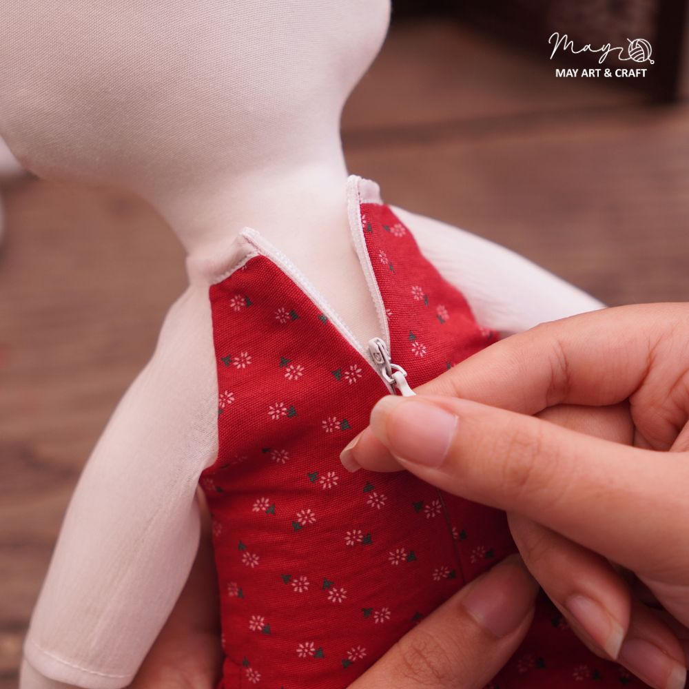 Bộ áo dài cổ tròn cách tân