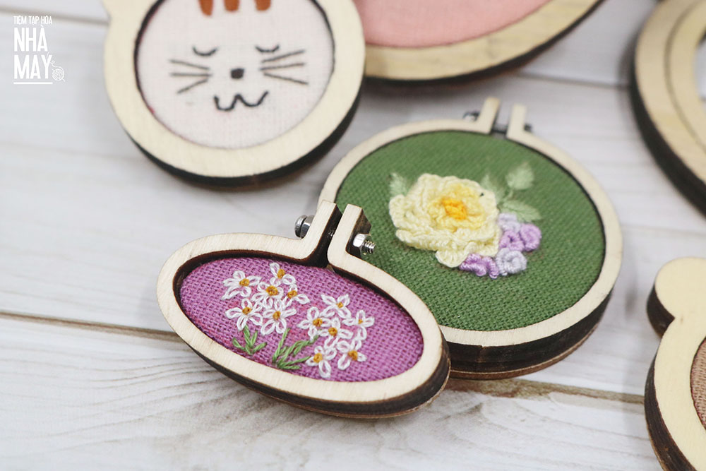 Khung thêu gỗ mini làm phụ kiện - vuông 3.6x3cm