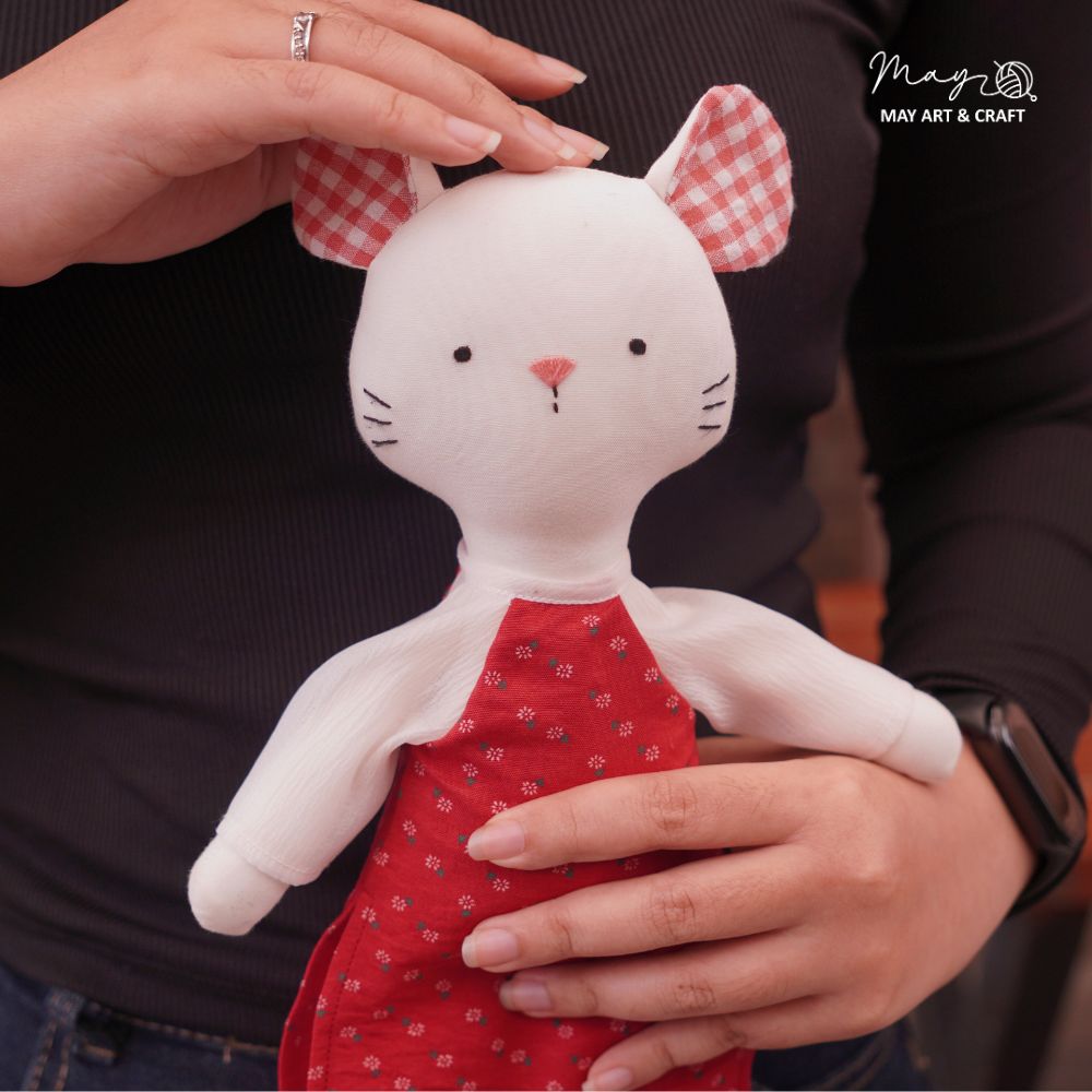 Bộ áo dài cổ tròn cách tân