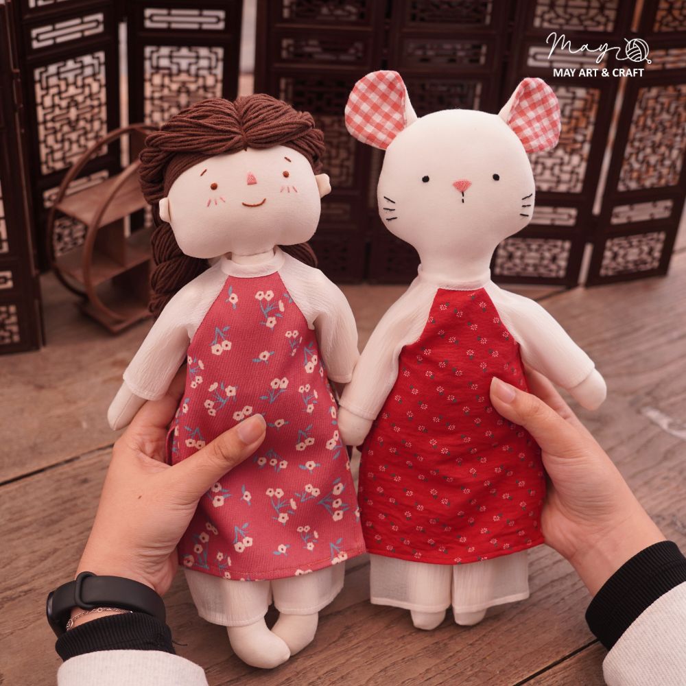 Bộ áo dài cổ tròn cách tân