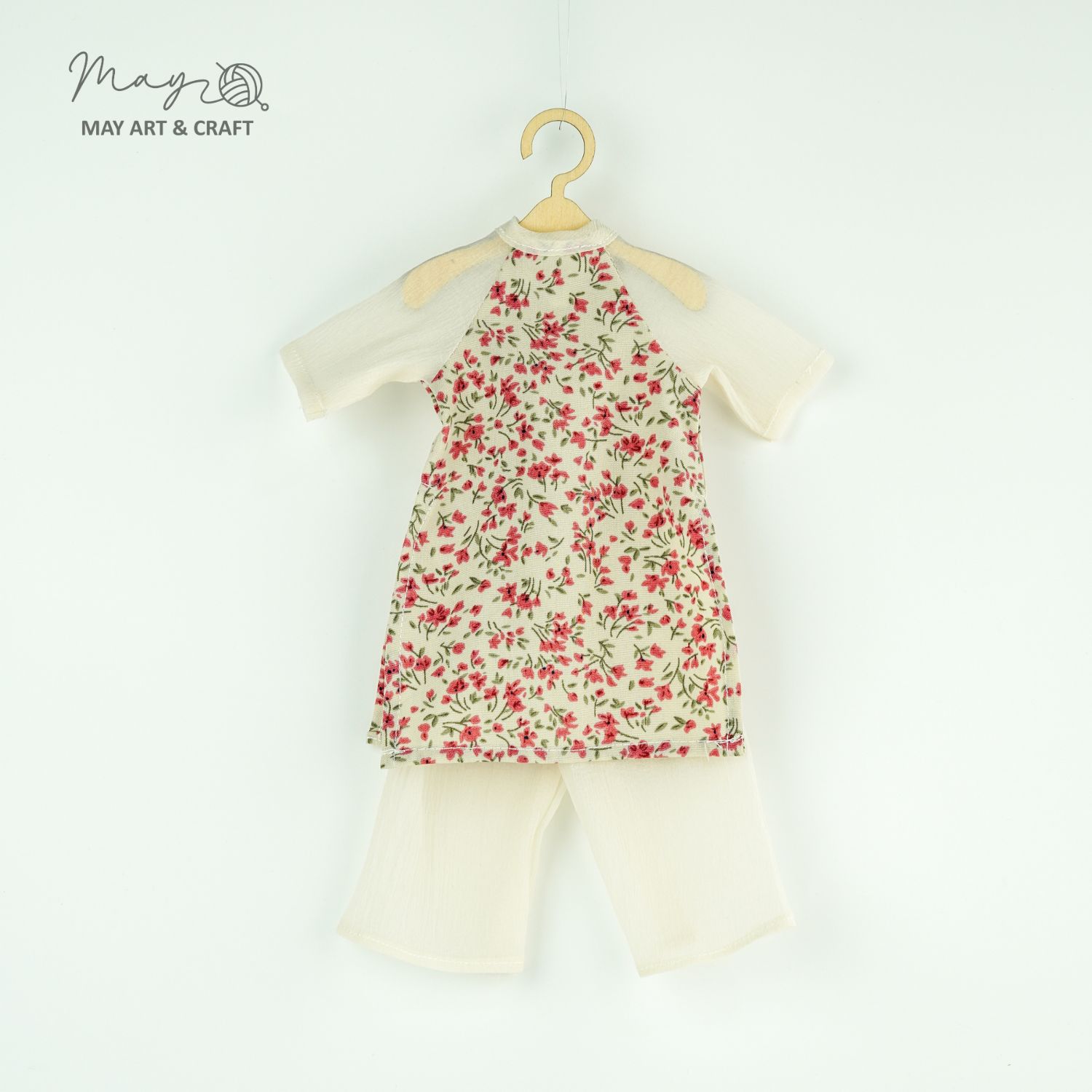 Bộ áo dài cổ tròn cách tân