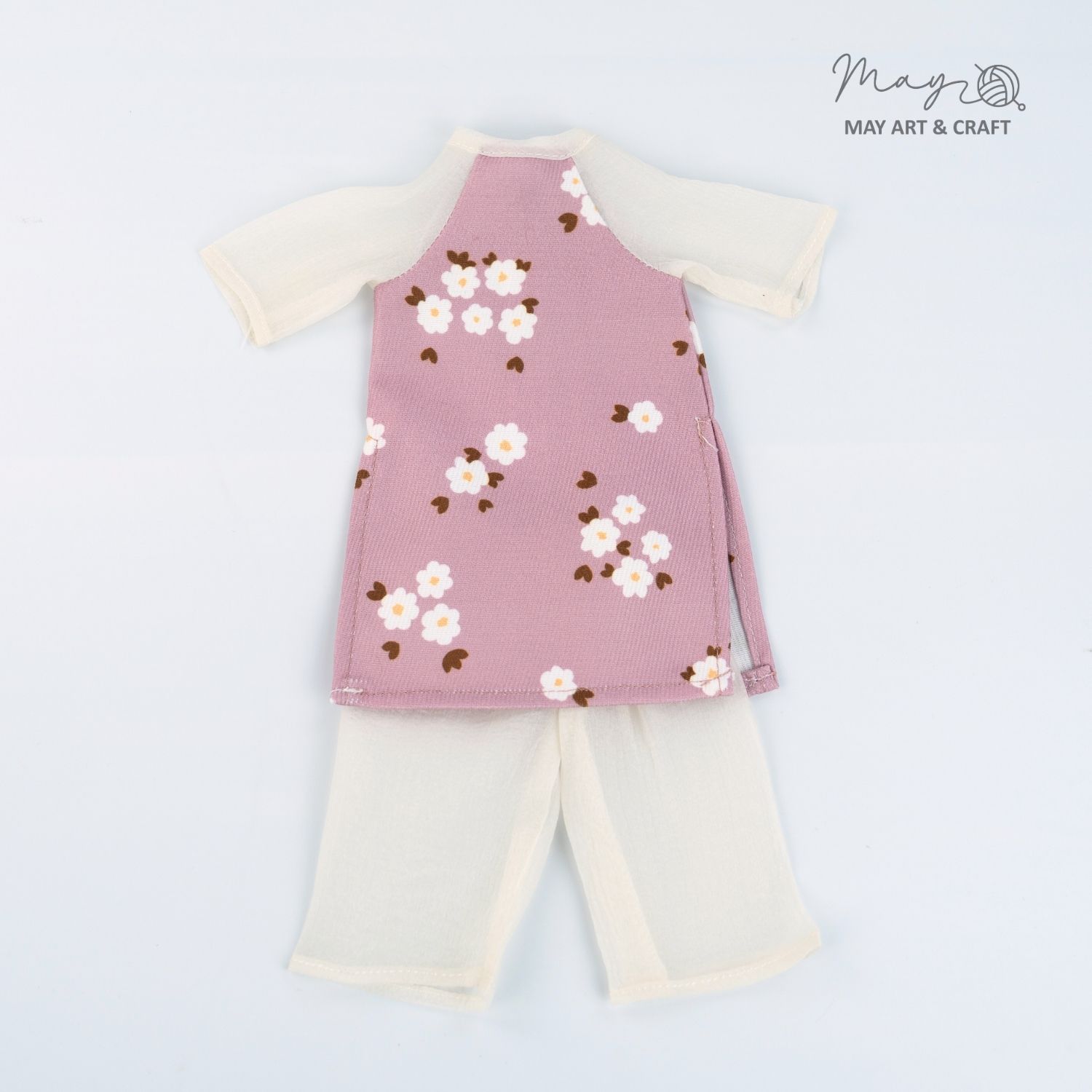 Bộ áo dài cổ tròn cách tân