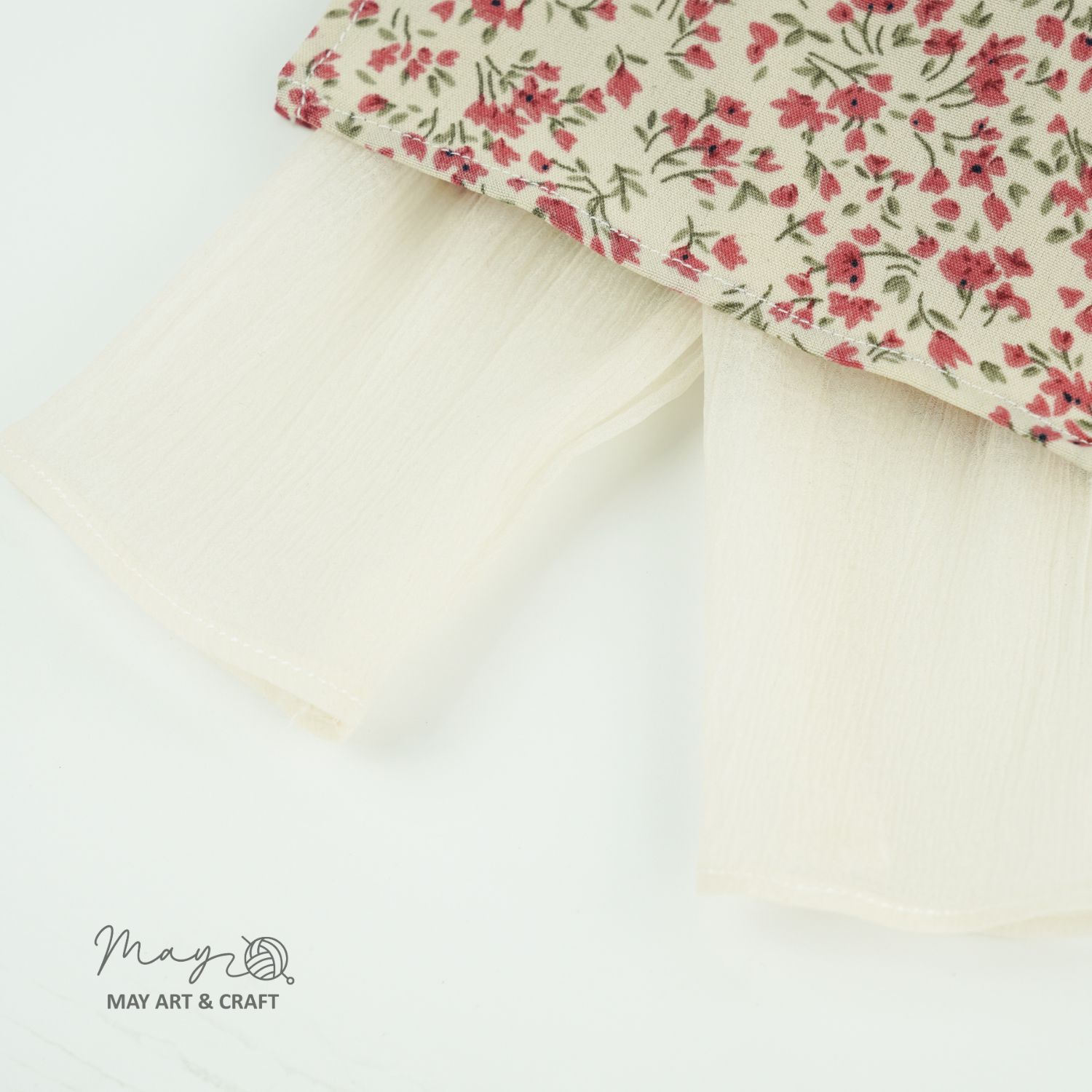 Bộ áo dài cổ tròn cách tân