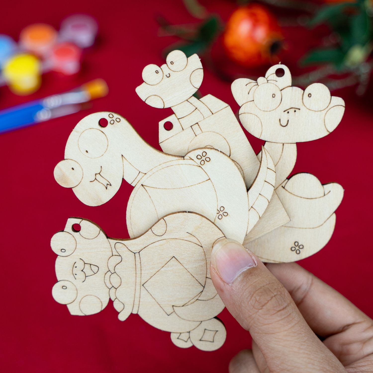 Set tô màu gỗ trang trí Tết 2025 (tặng 12 màu acrylic + 2 cọ vẽ khi mua set 20 hình)