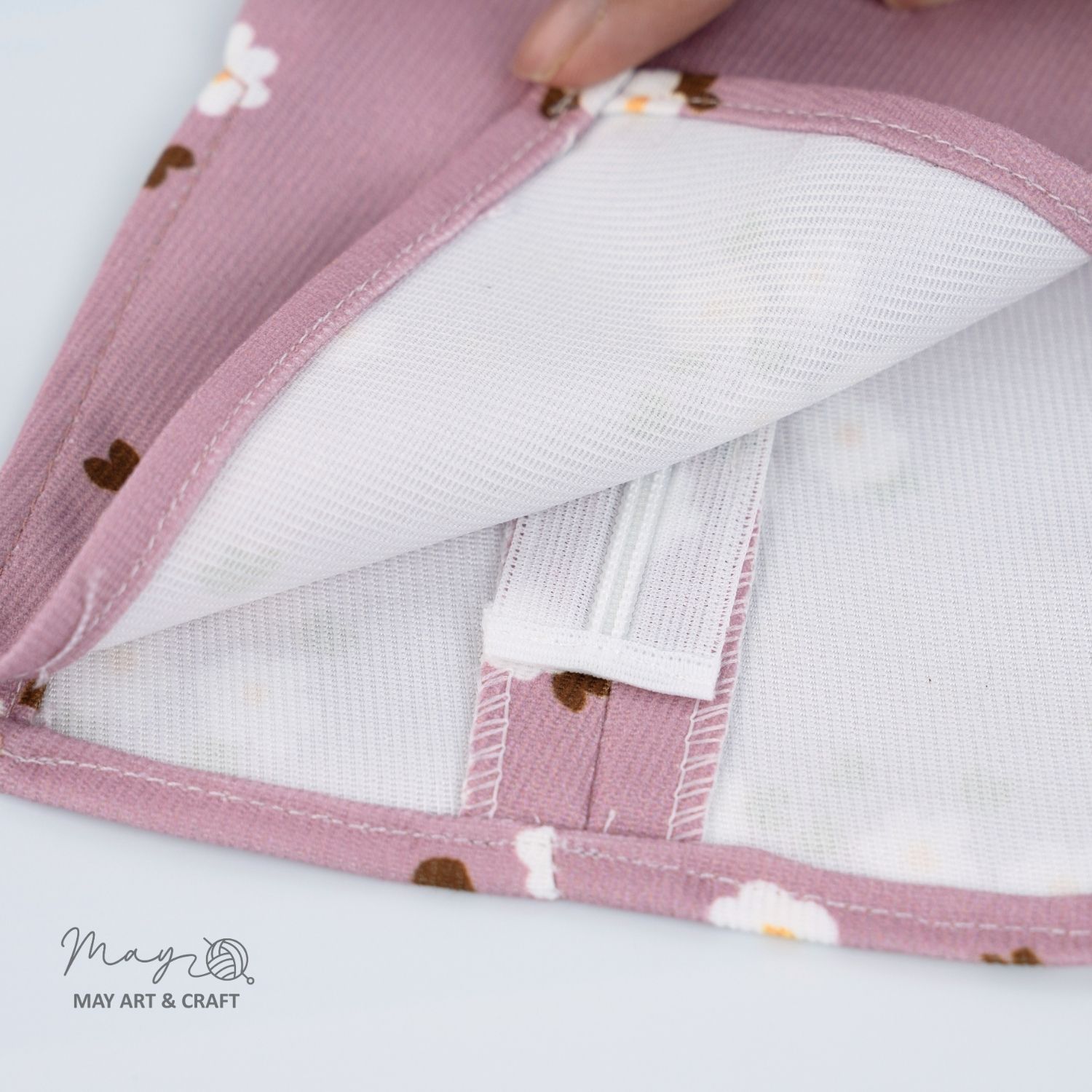 Bộ áo dài cổ tròn cách tân