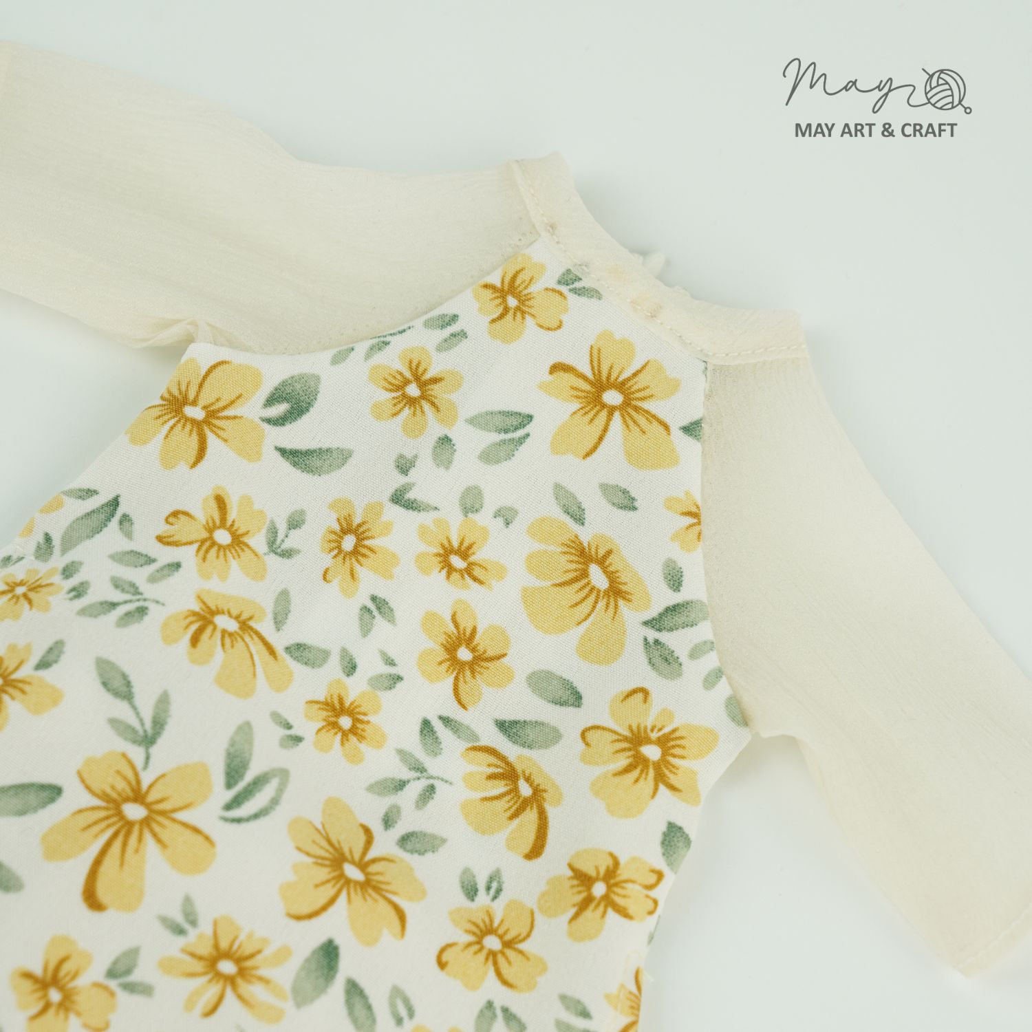 Bộ áo dài cổ tròn cách tân