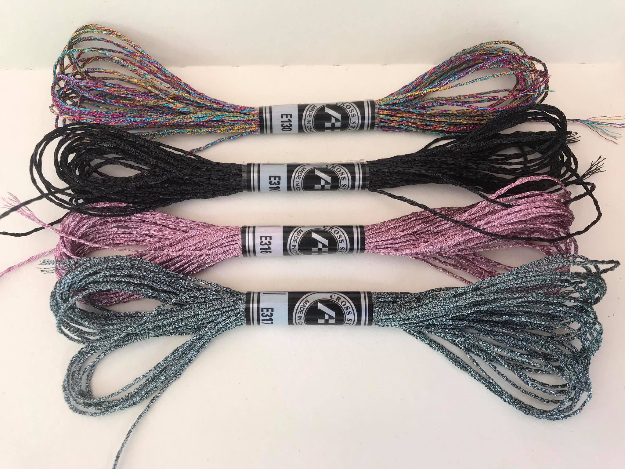 Chỉ thêu kim tuyến Cherish (Giá 1 tép) - xanh lá e699