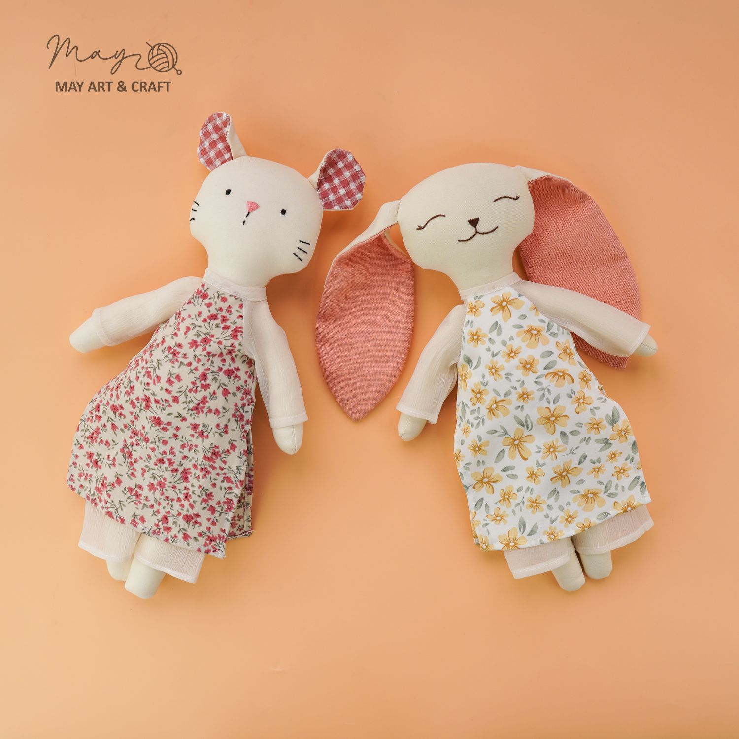 Bộ áo dài cổ tròn cách tân