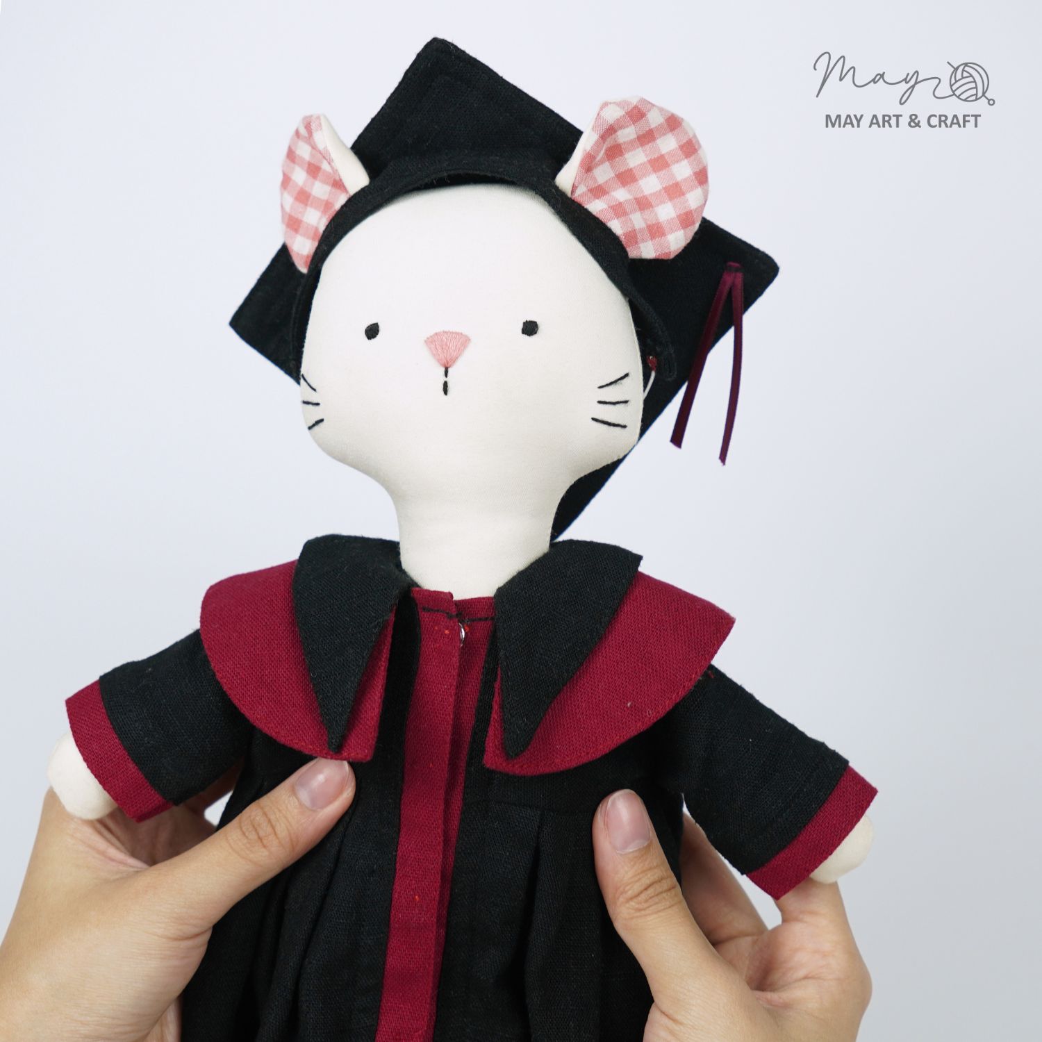 Bộ đồ tốt nghiệp kèm mũ cho búp bê vải