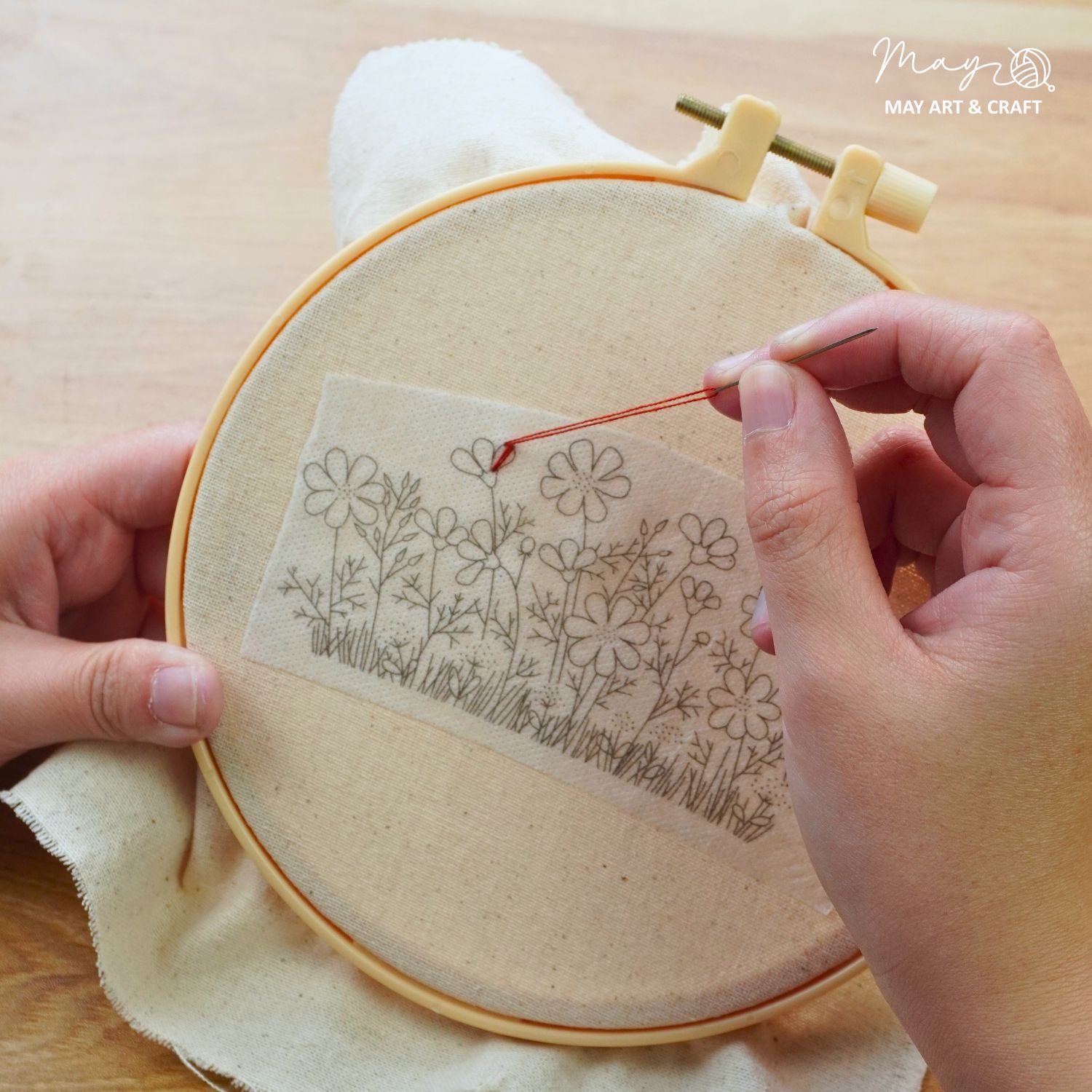 Mếch tan dính in sẵn mẫu thêu tiện lợi