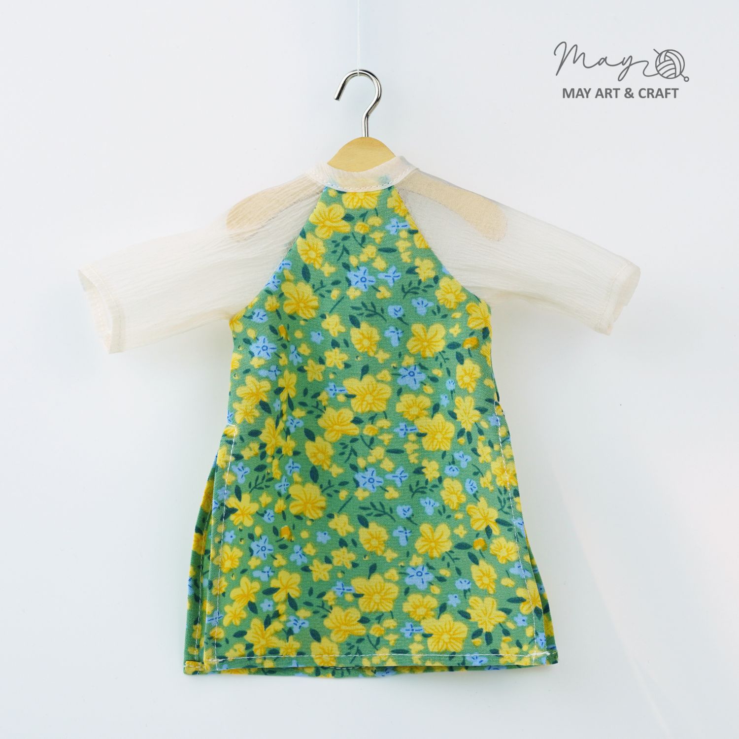 Bộ áo dài cổ tròn cách tân