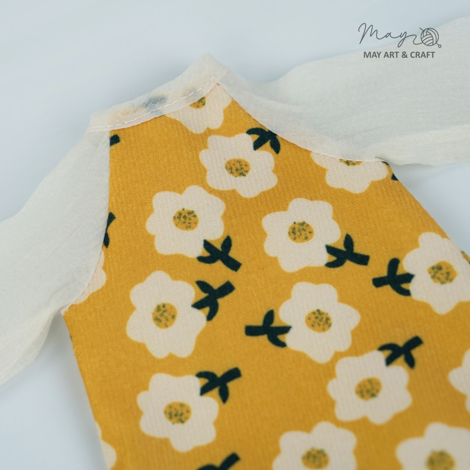 Bộ áo dài cổ tròn cách tân