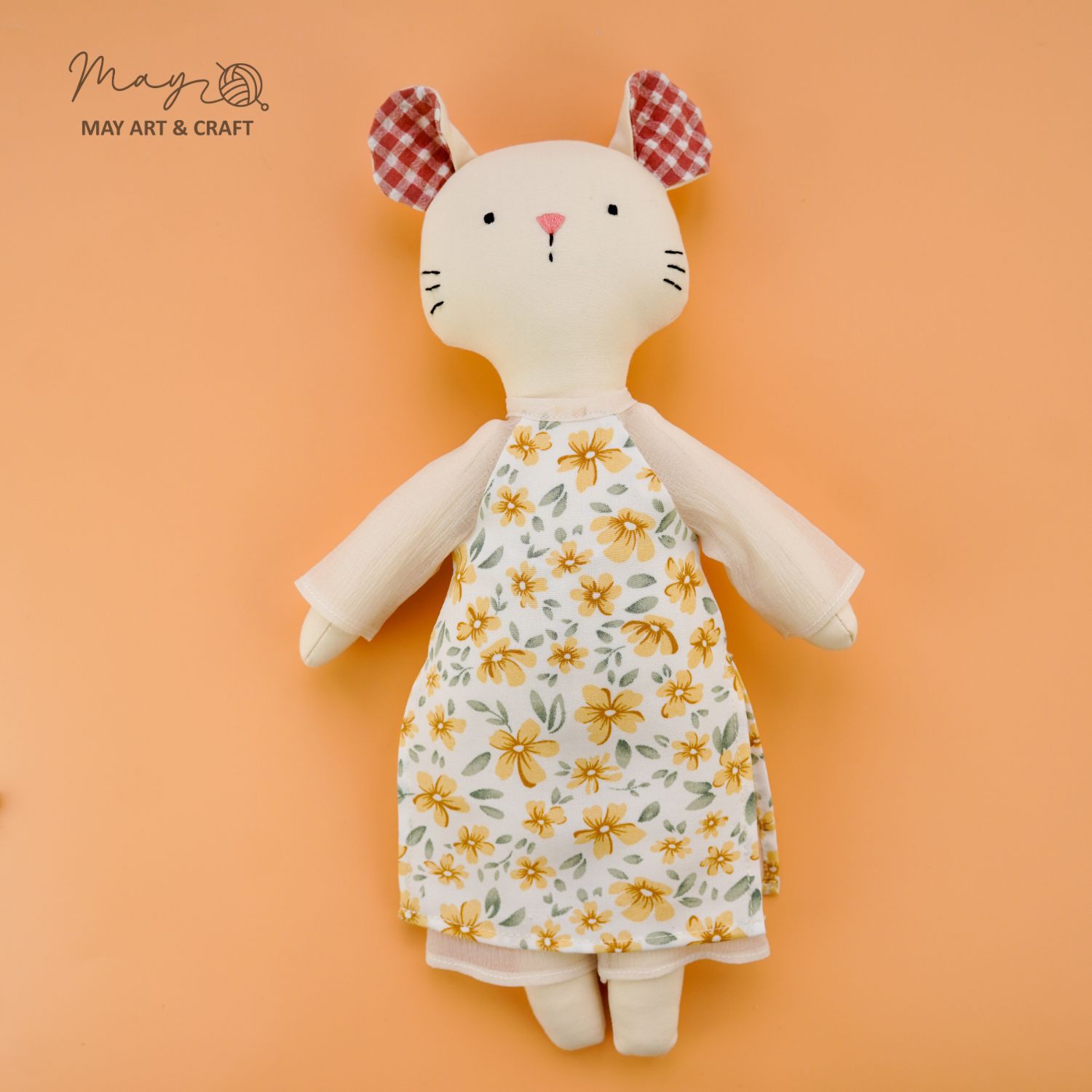 Bộ áo dài cổ tròn cách tân