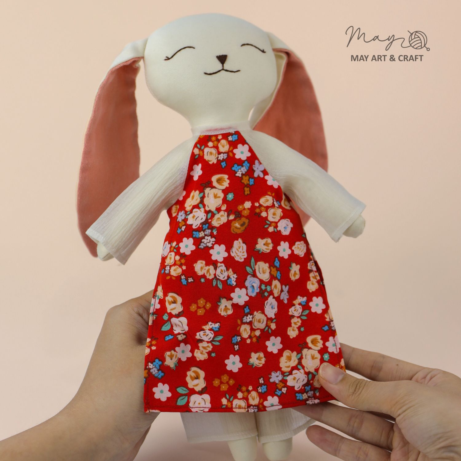 Bộ áo dài cổ tròn cách tân