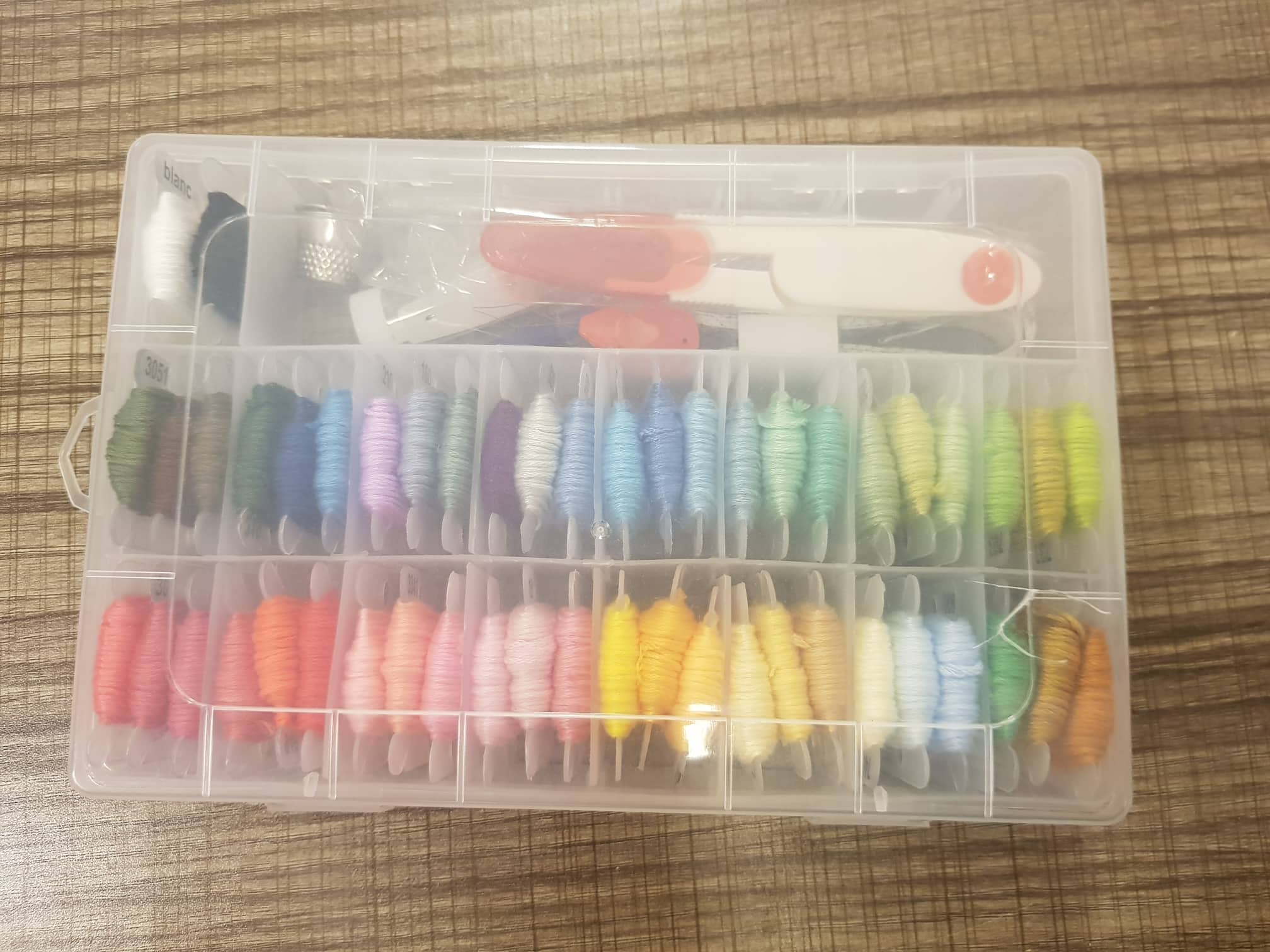 [Hàng thanh lý] Chỉ hộp cuộn sẵn (hộp nứt)