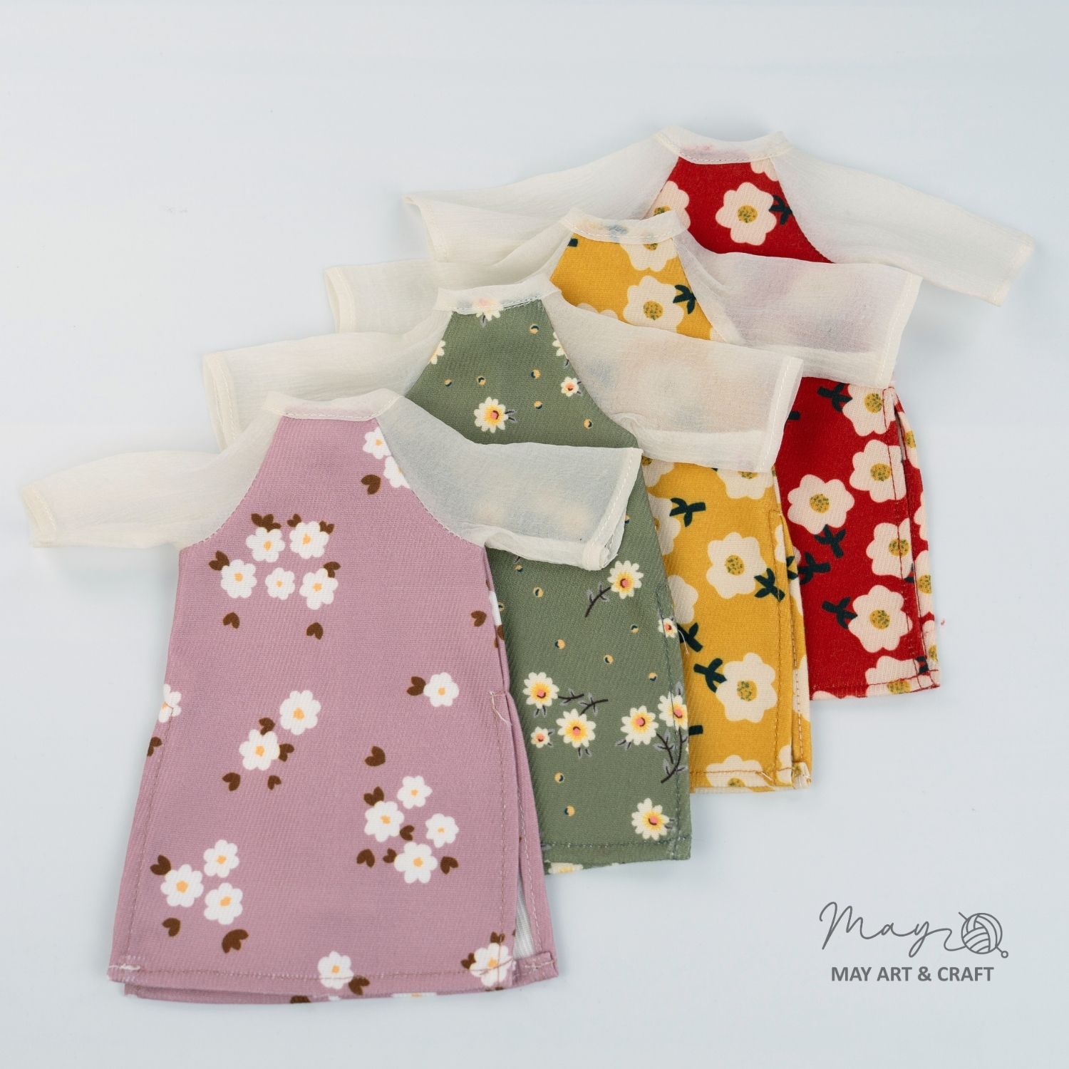 Bộ áo dài cổ tròn cách tân