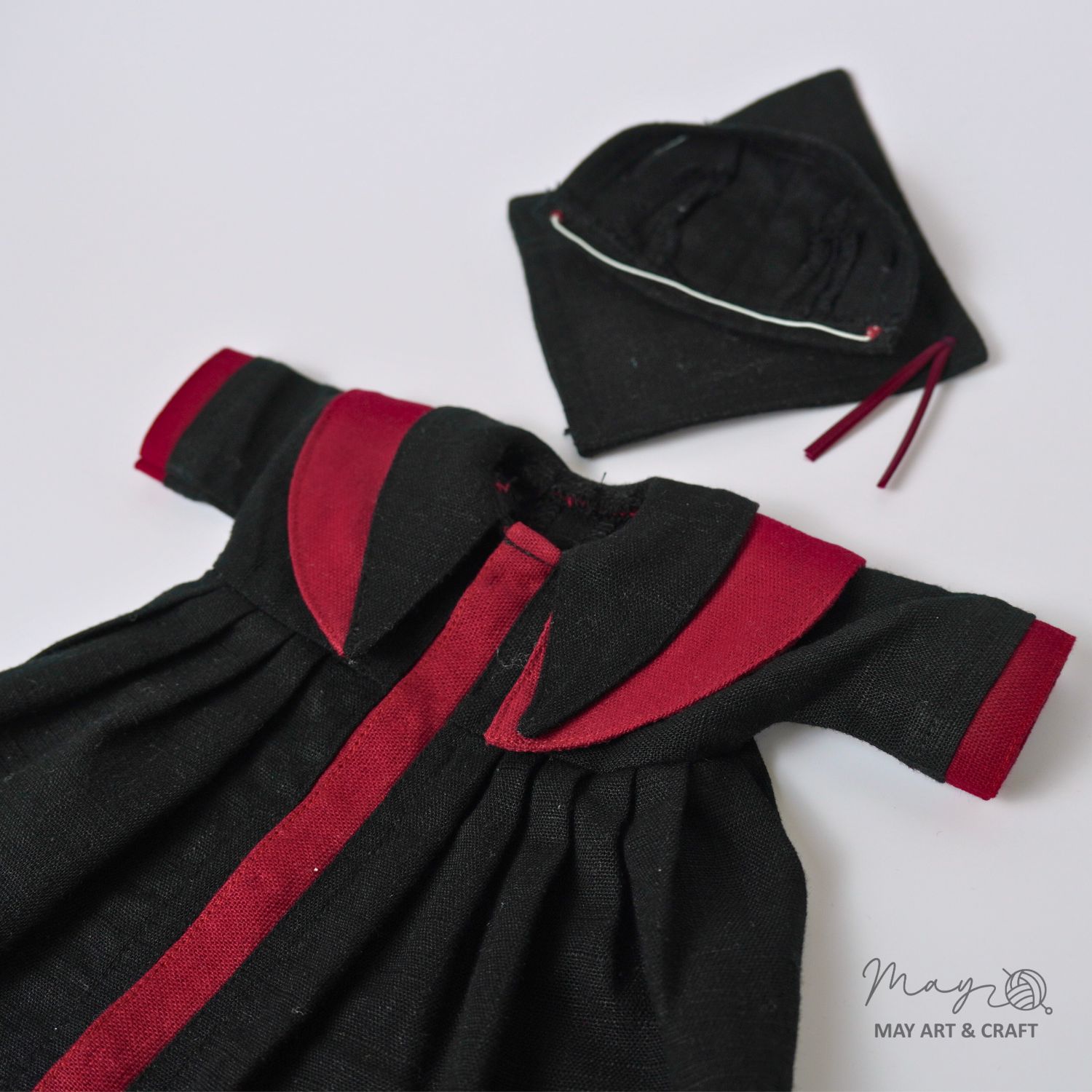 Bộ đồ tốt nghiệp kèm mũ cho búp bê vải