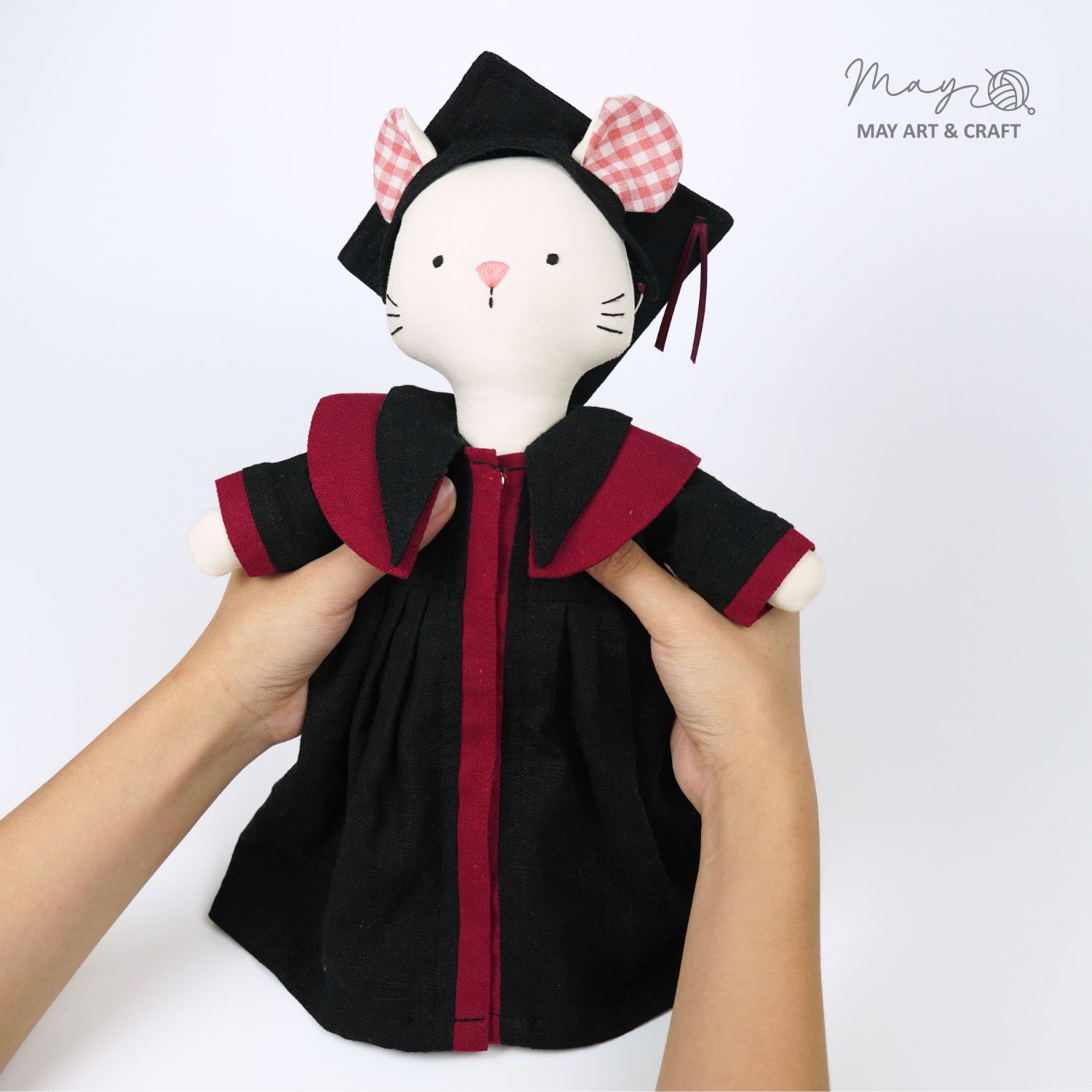 Bộ đồ tốt nghiệp kèm mũ cho búp bê vải