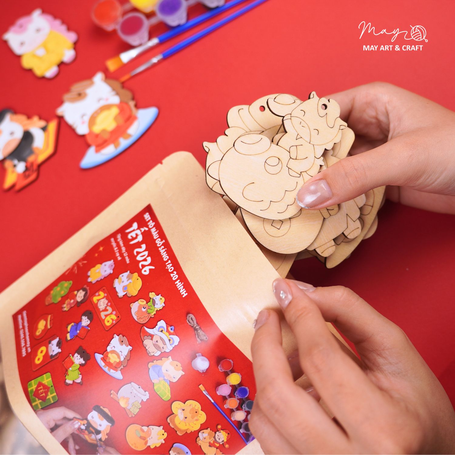 Set tô màu gỗ TẾT 2026 (20 hình gỗ, tặng kèm dây 12 màu acrylic & 2 cọ vẽ)