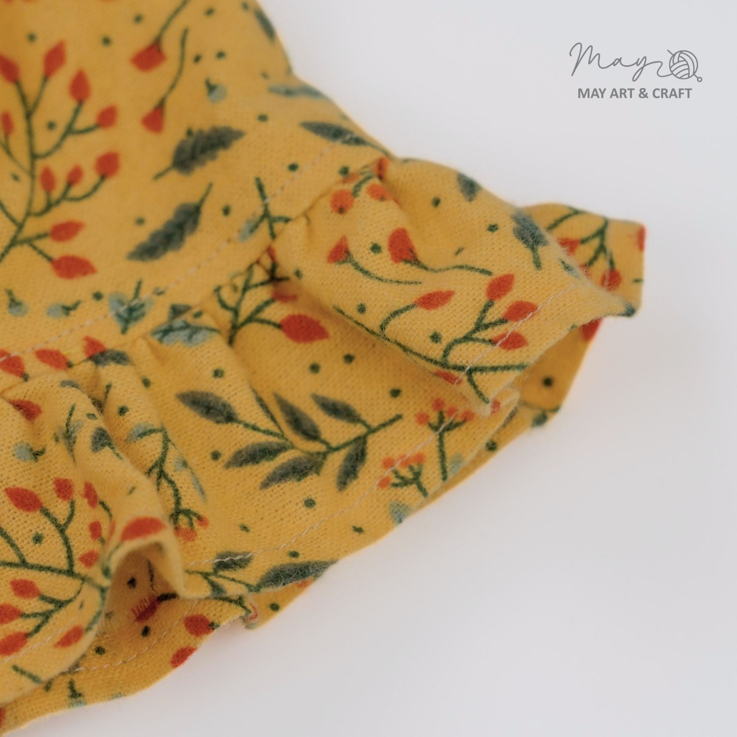 Set váy yếm nâu nhạt kèm váy chân bèo