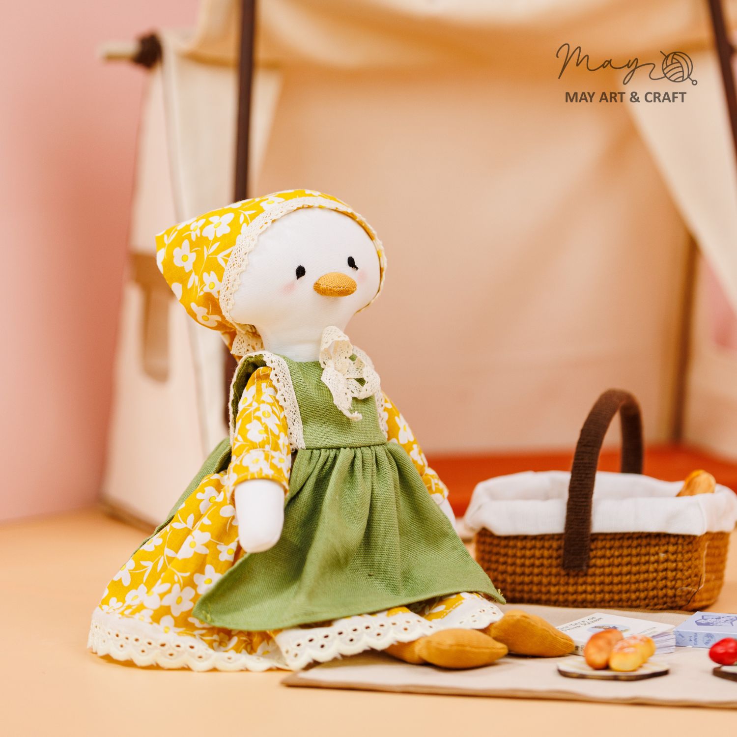 Váy yếm xanh phối ren