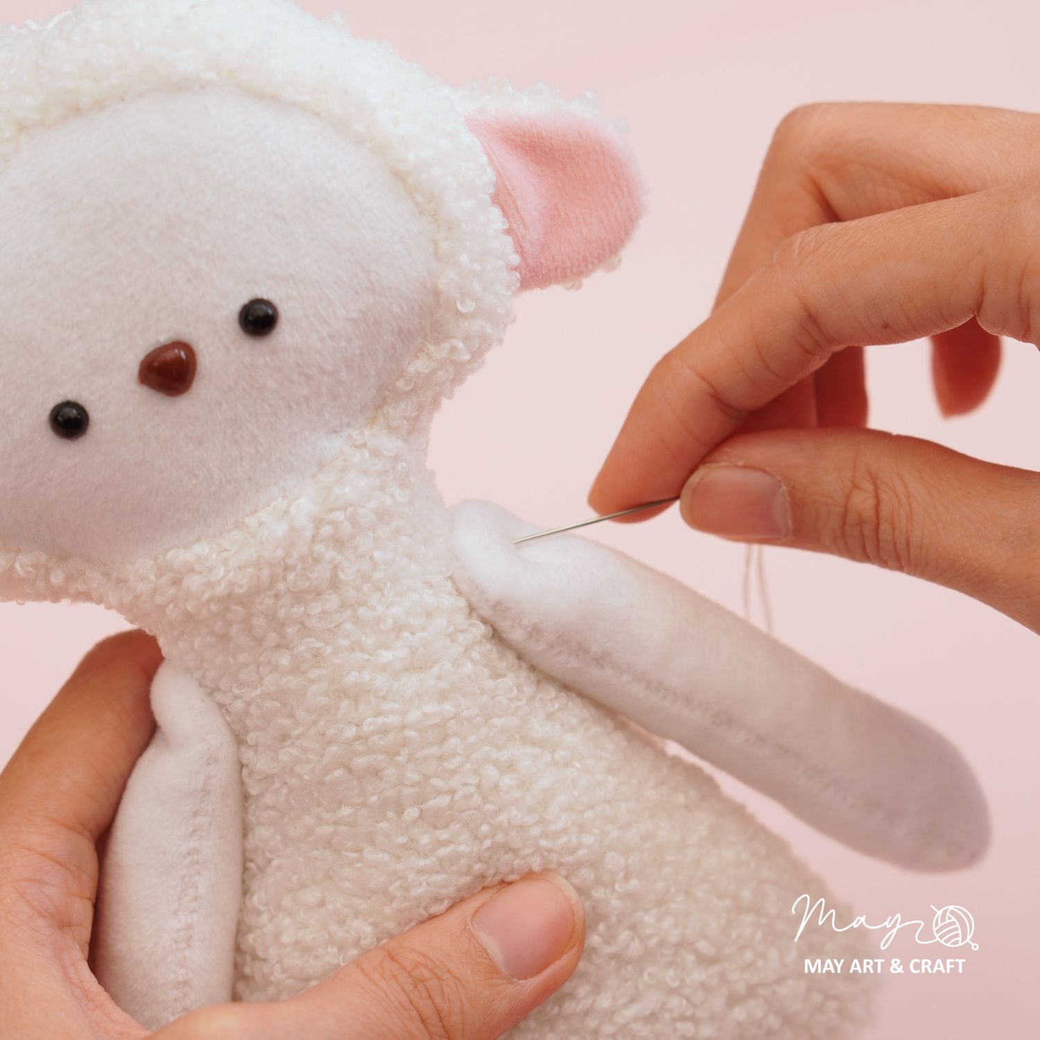 Set nguyên liệu tự làm thú bông cừu trắng