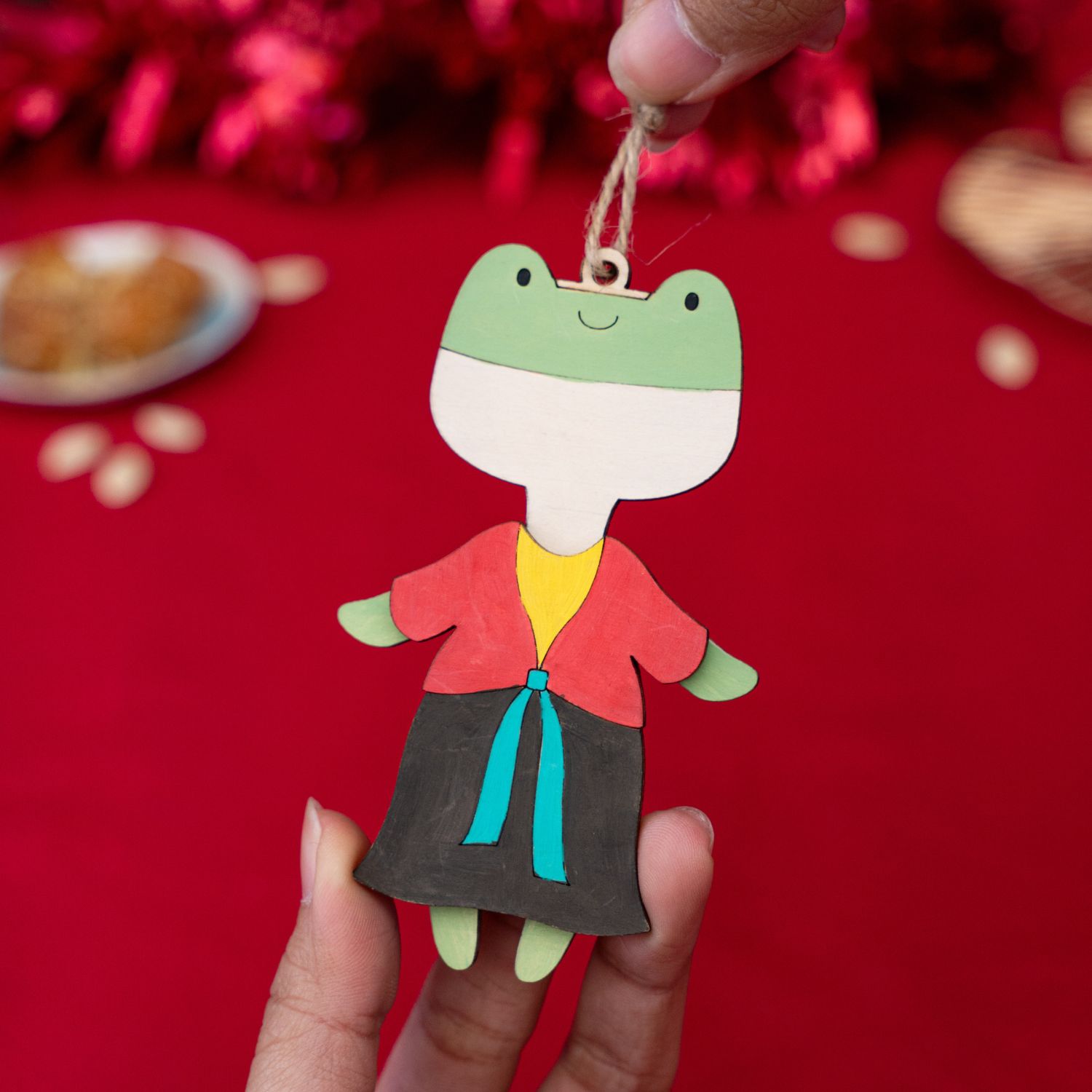 Set tô màu gỗ phối đồ trang phục truyền thống