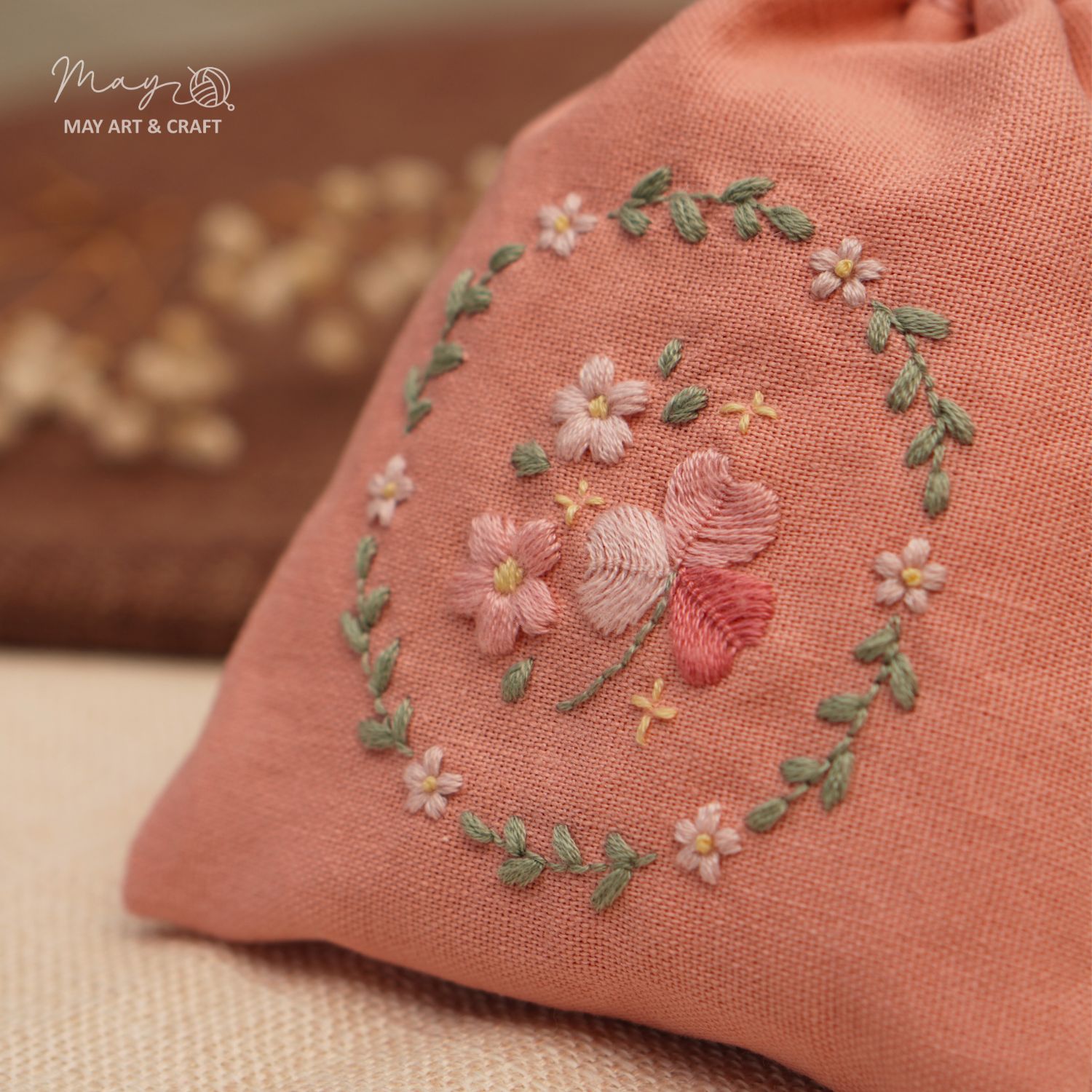 Set nguyên liệu tự làm túi rút thêu hoa