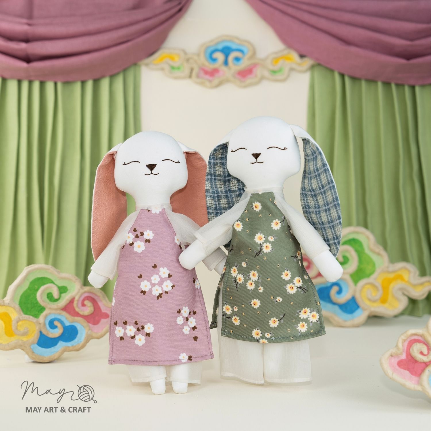 Bộ áo dài cổ tròn cách tân