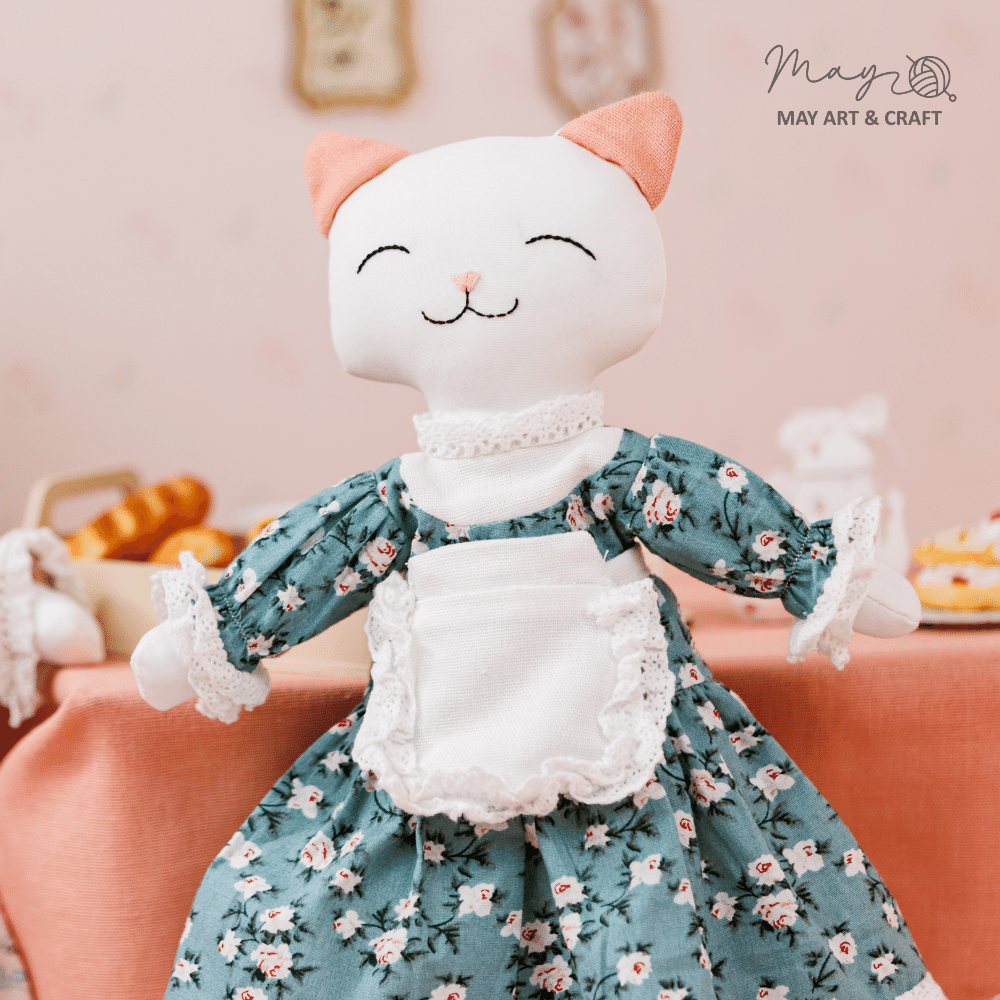 Phôi mèo bông trắng tai hồng