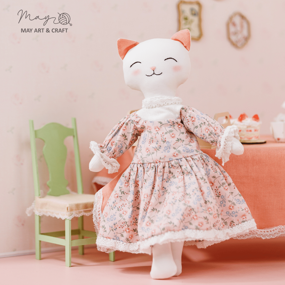 Phôi mèo bông trắng tai hồng