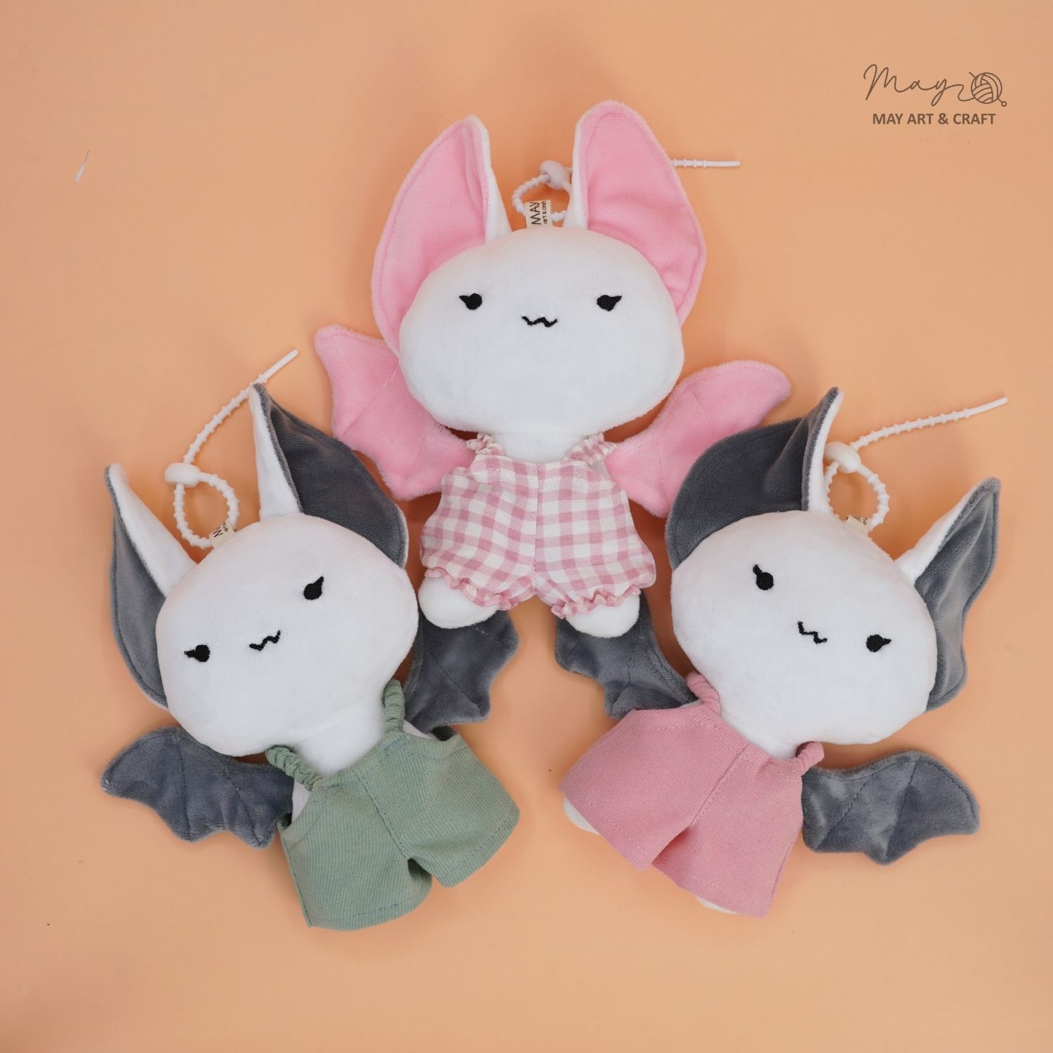 Thú bông mini kèm trang phục và móc treo silicon
