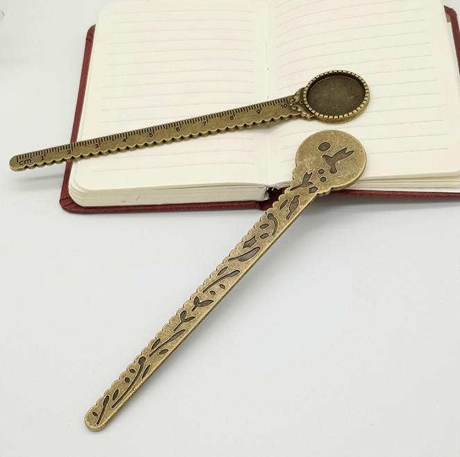 Bookmark kim loại - tròn đồng (viền loại 3)