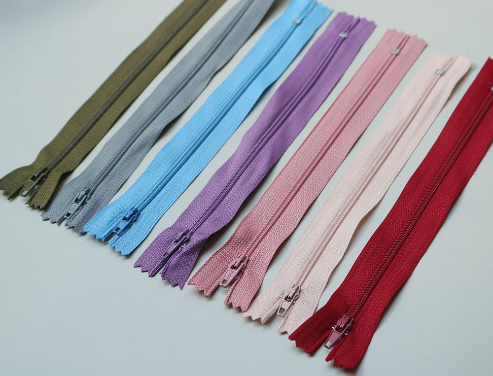 Combo 10 khóa kéo nhựa 20cm