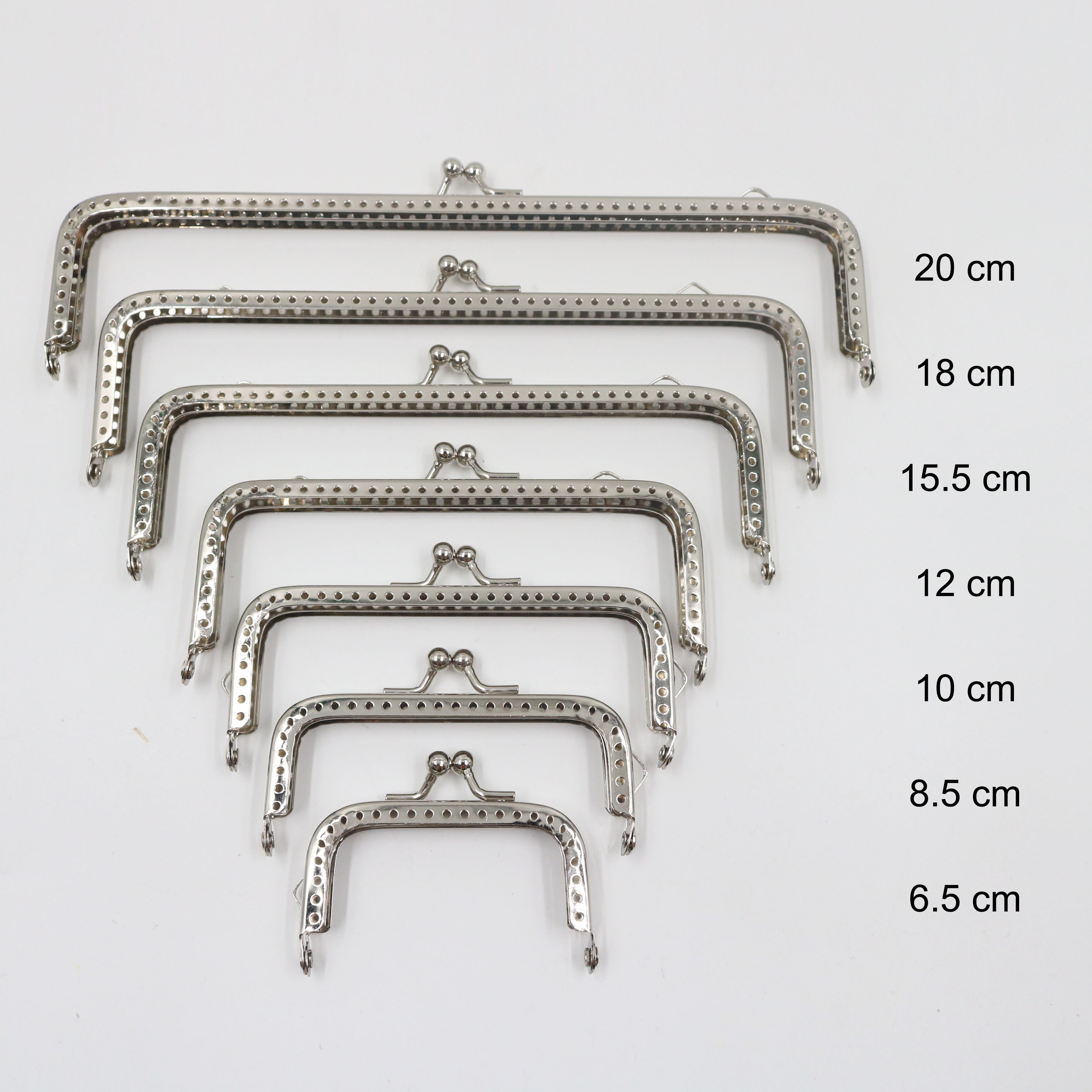 Khóa sắt vuông trơn màu bạc - 8.5cm