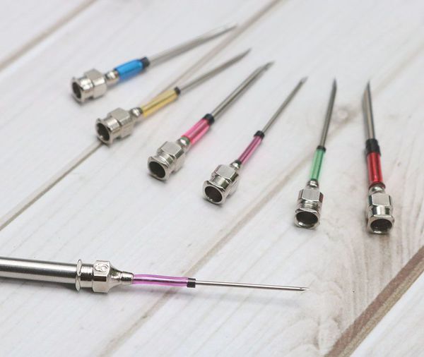 Kim thêu nổi cán kim loại