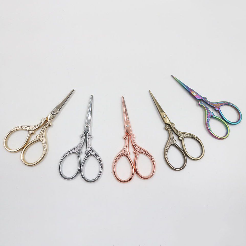 Kéo cắt chỉ họa tiết 9cm