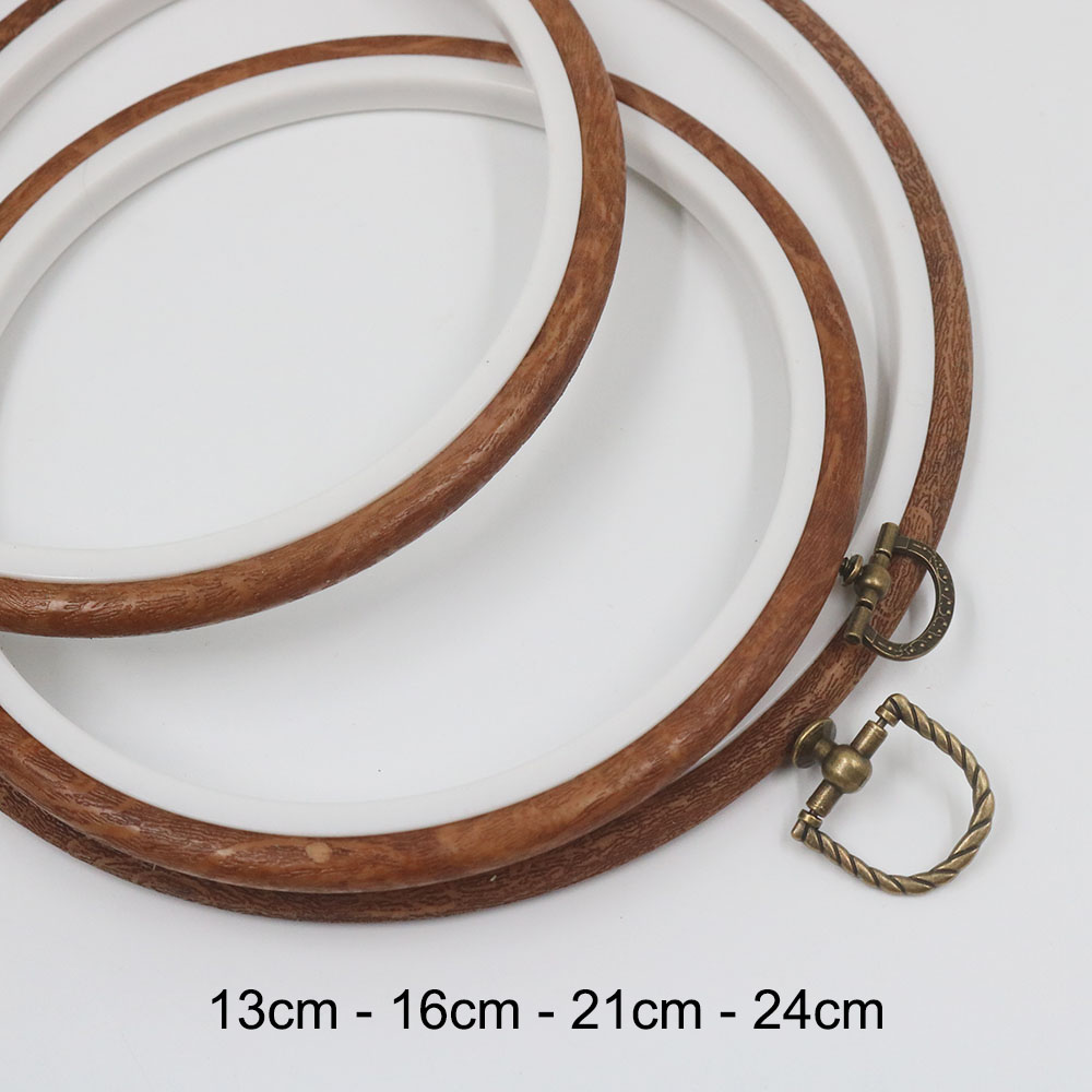 Khung thêu nhựa vân gỗ - 24cm