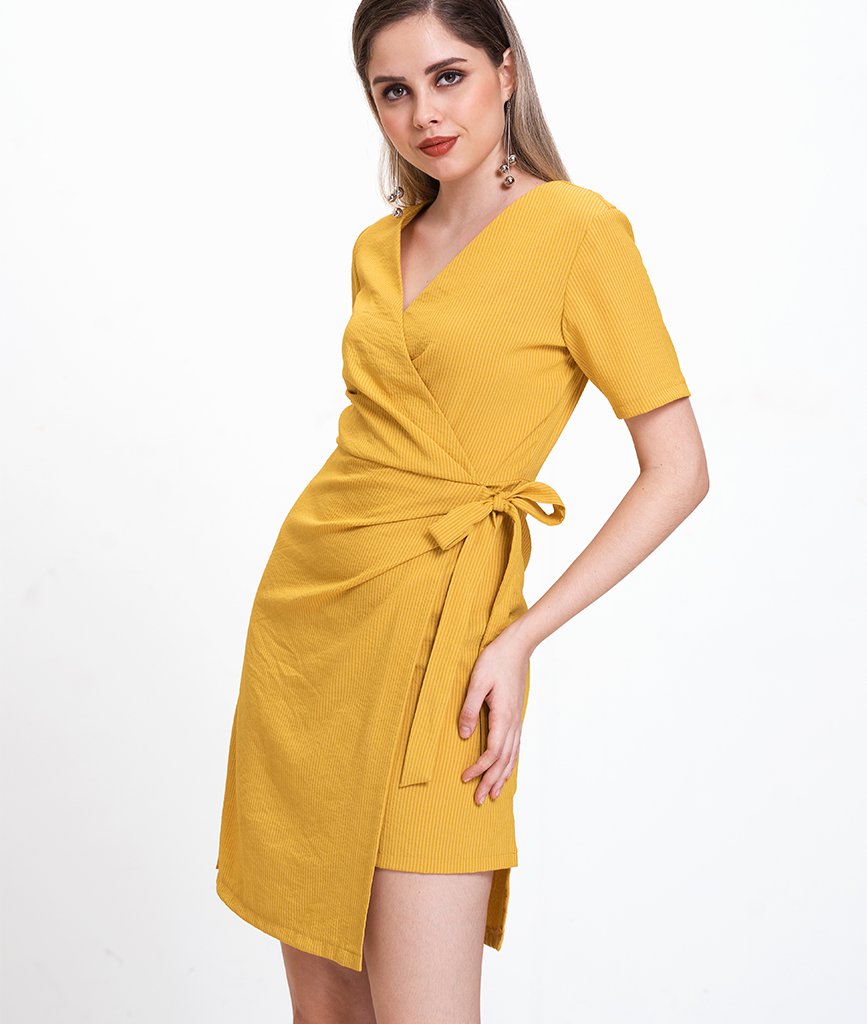 Đầm A Tay Ngắn Cột Hông