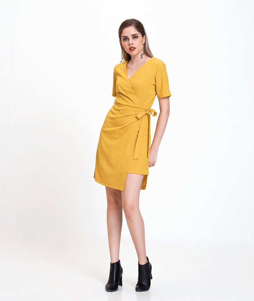Đầm A Tay Ngắn Cột Hông