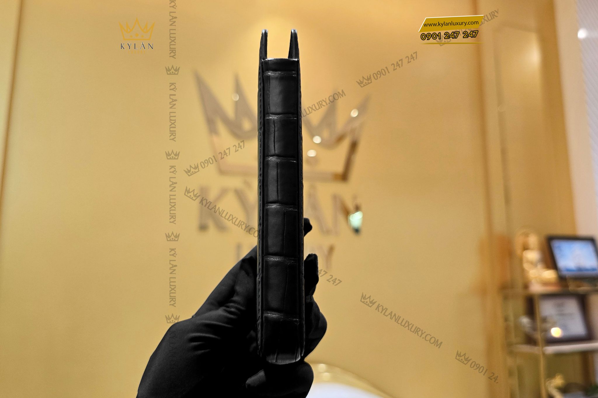 Kỳ Lân Luxury bao da dien thoai metavertu 2 da ca sau logo vertu 18 Bao da điện thoại Metavertu 2 da cá sấu logo Vertu