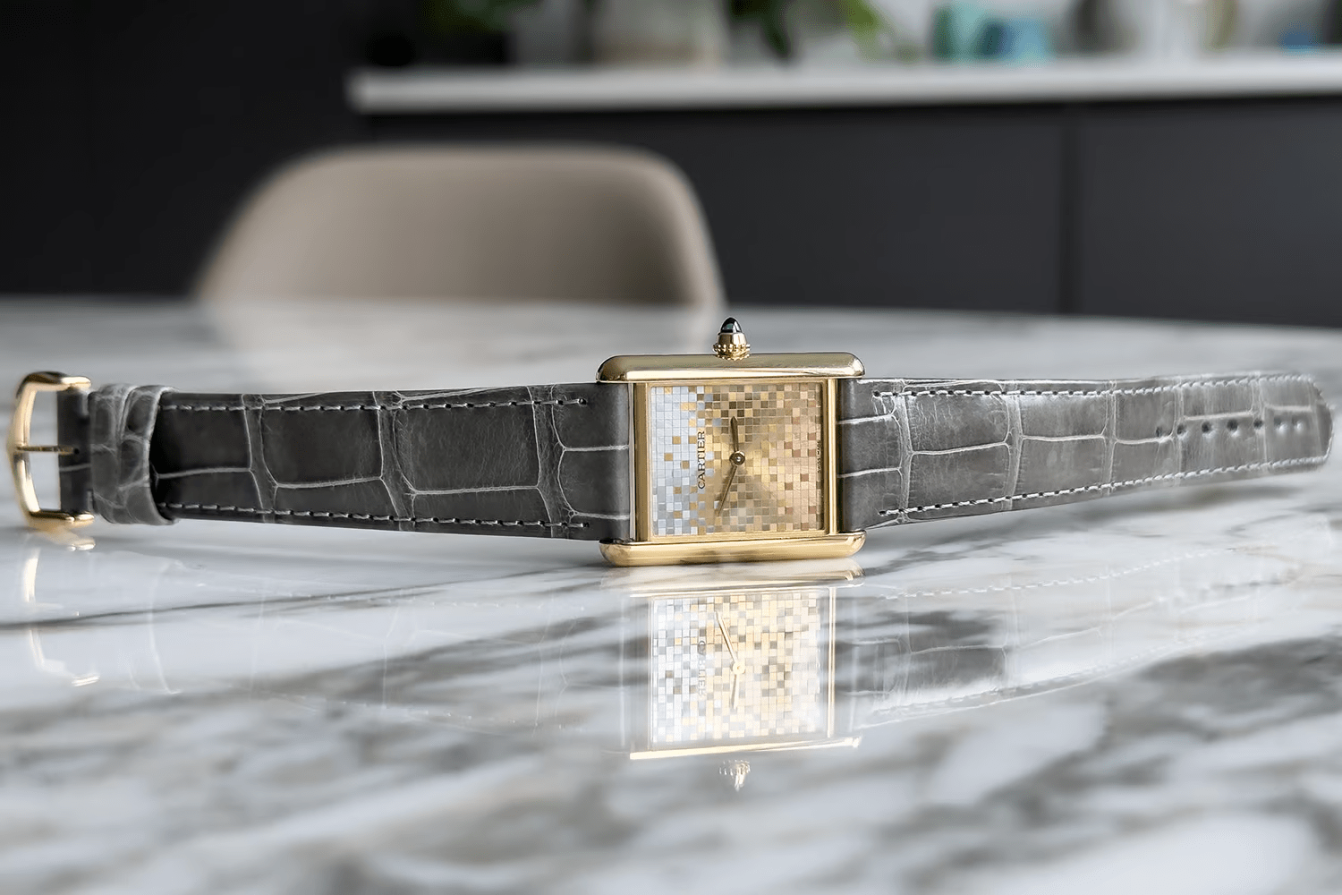 Đồng hồ Cartier Tank Louis khảm vàng